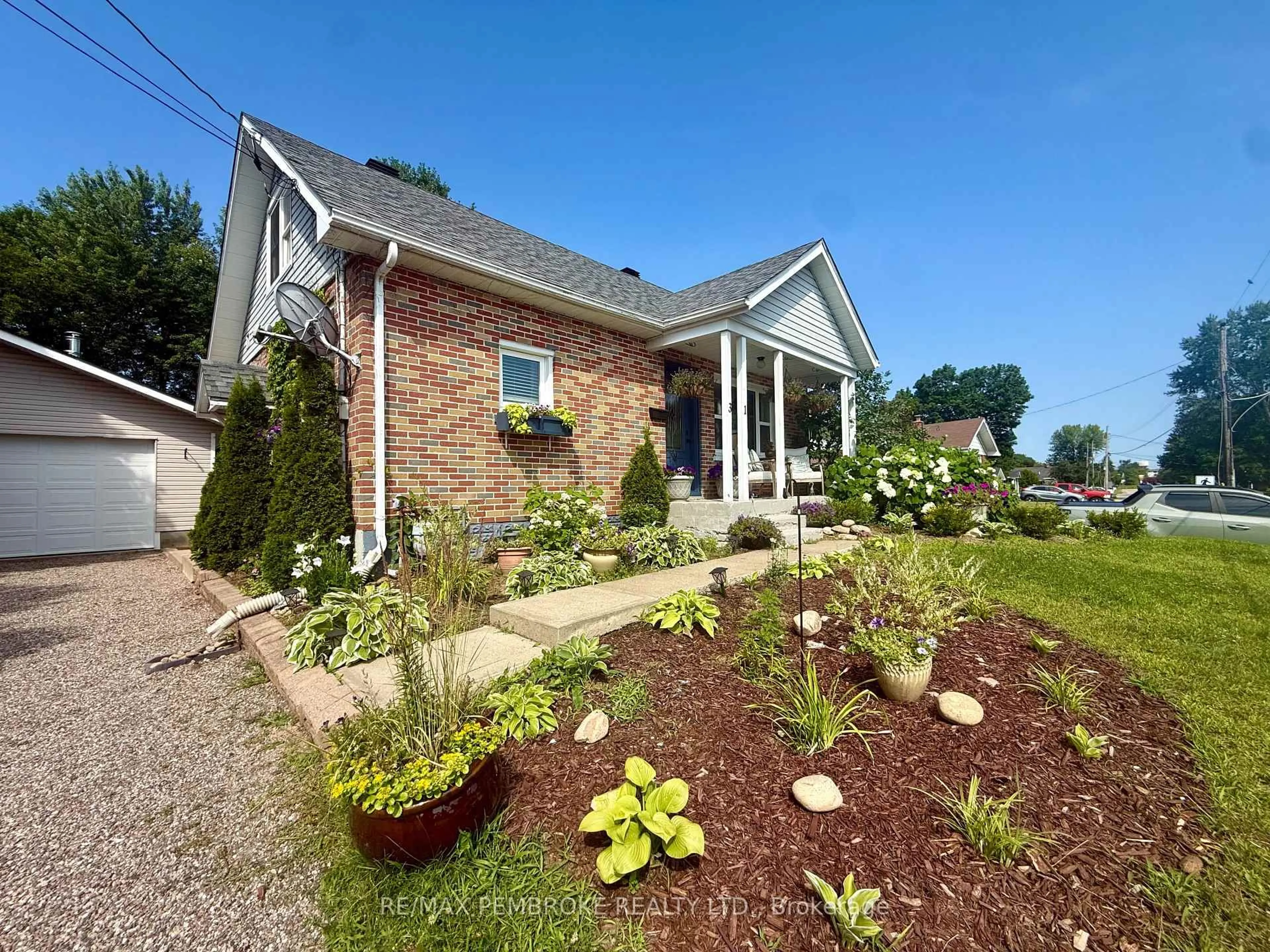 Home with brick exterior material, street for 31 Mary St, Petawawa Ontario K8H 1R8