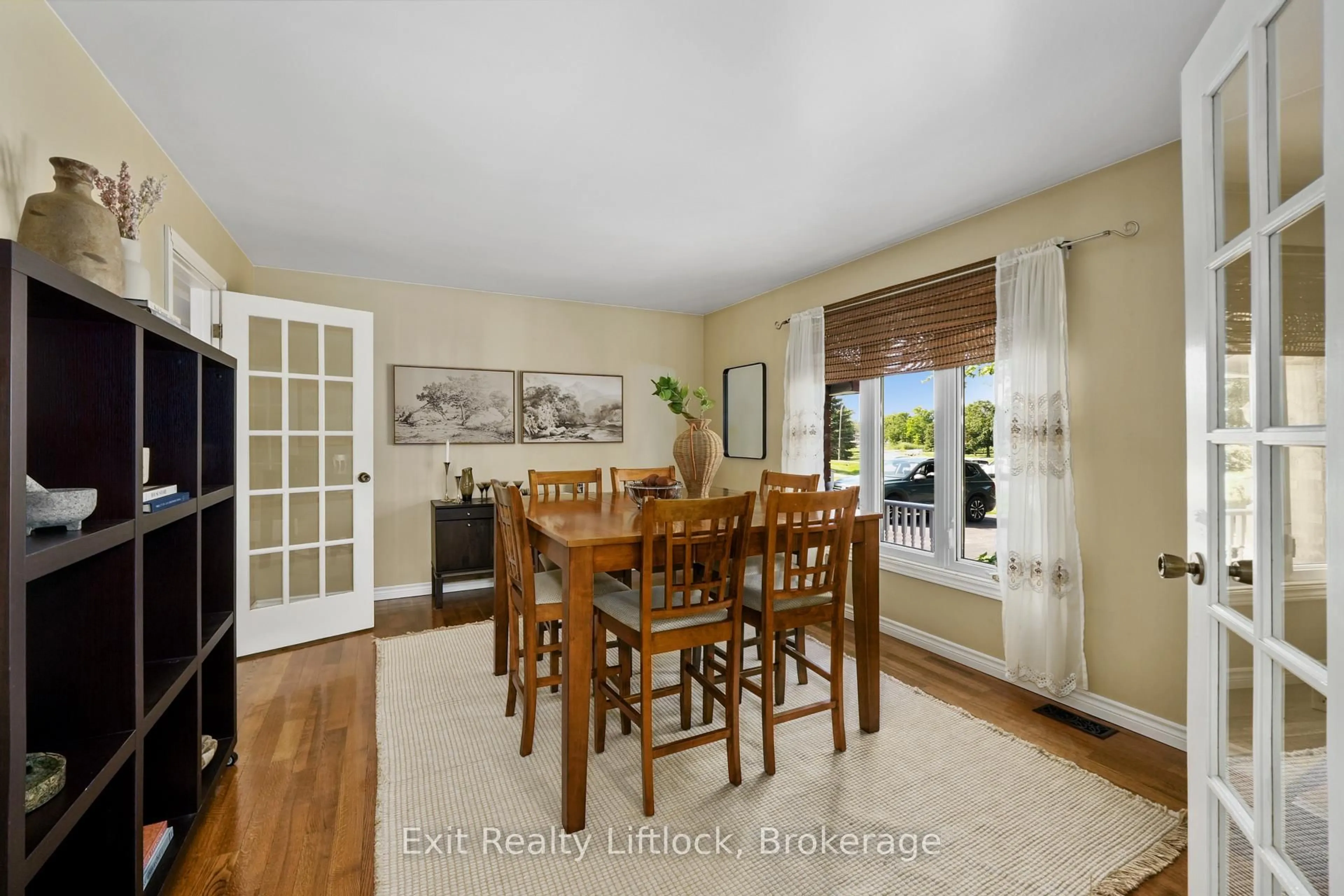 Dining room, wood/laminate floor for 117 Pinecrest Ave, Otonabee-South Monaghan Ontario K0L 2G0