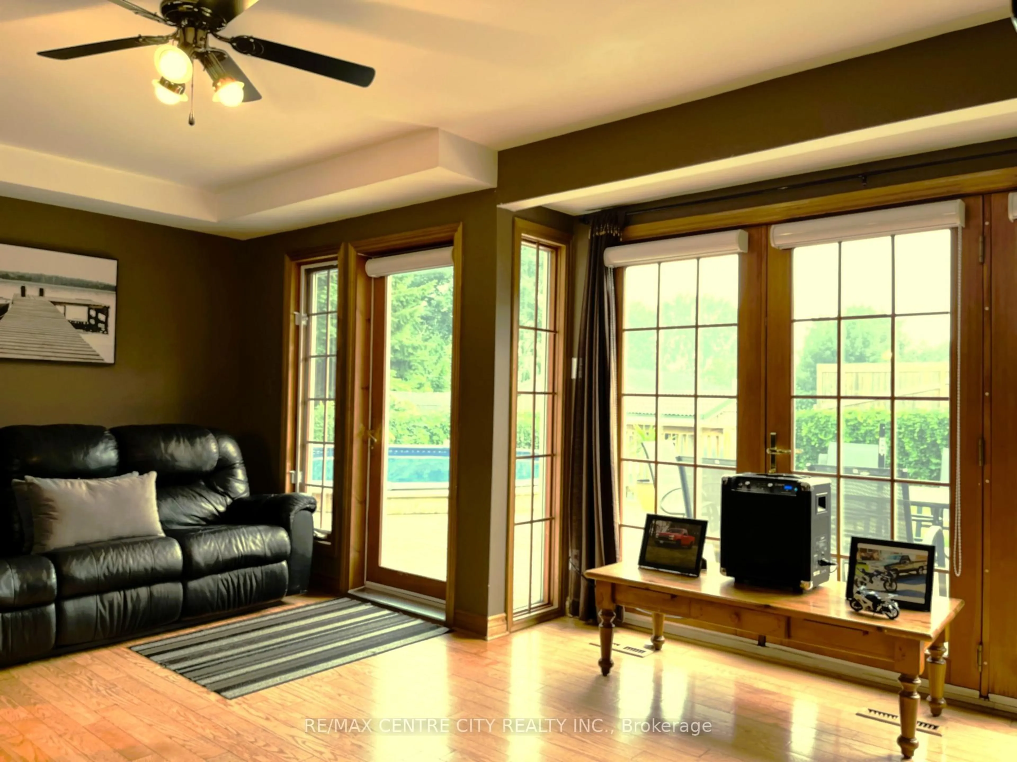 Living room with furniture, unknown for 175 Bancroft Rd, London East Ontario N5V 1E1