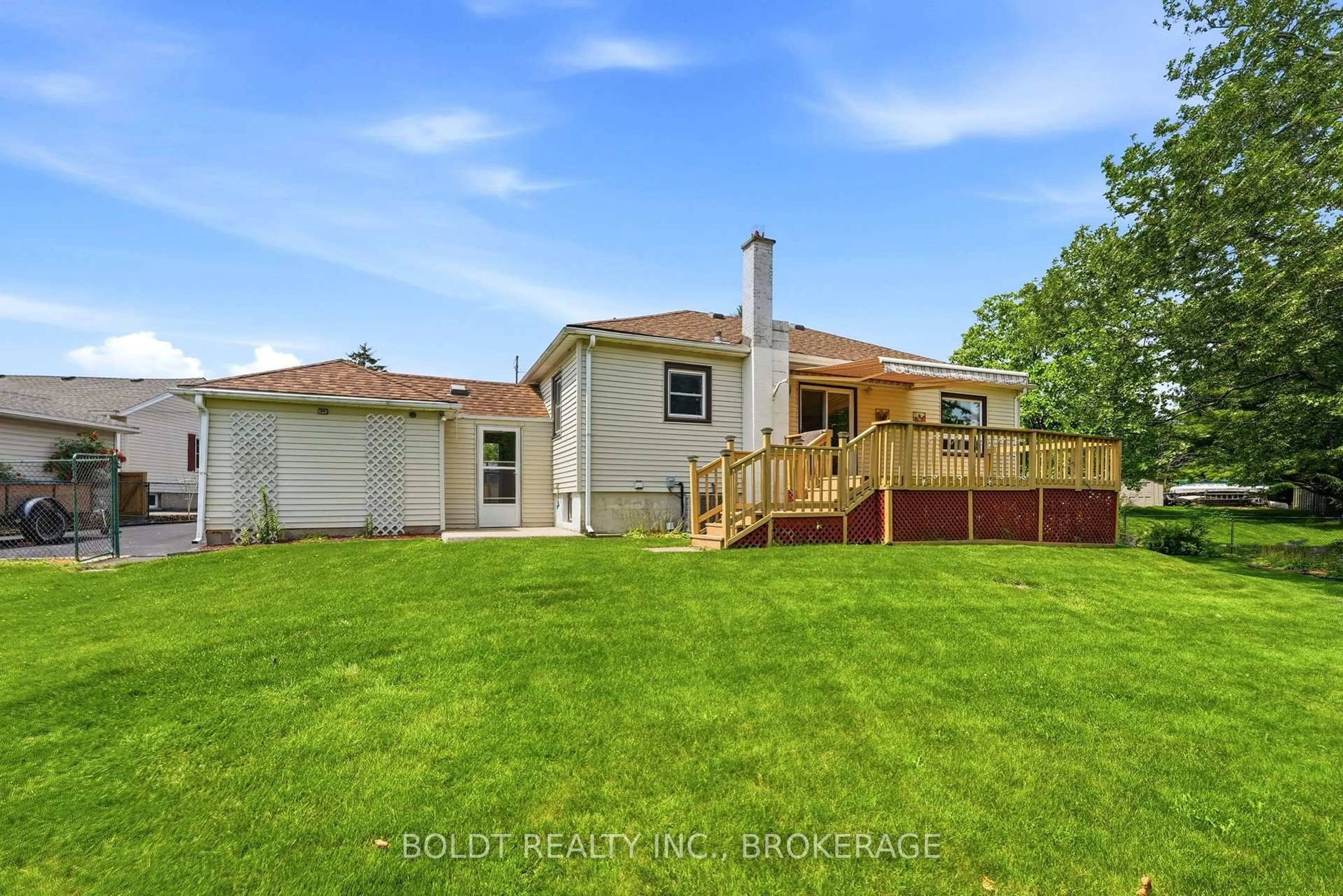 A pic from outside/outdoor area/front of a property/back of a property/a pic from drone, water/lake/river/ocean view for 16 Grammar Ave, St. Catharines Ontario L2N 3L3