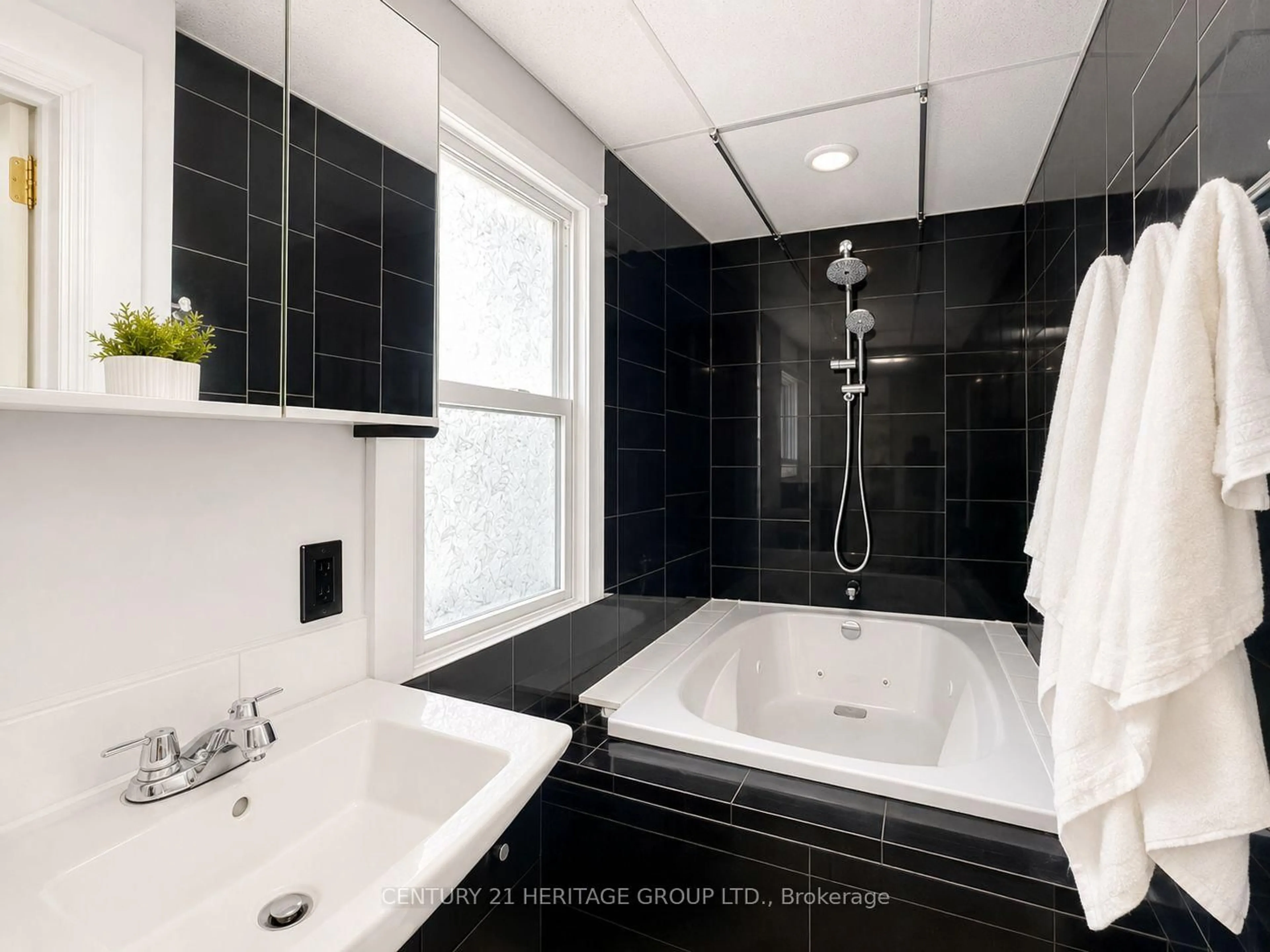 Contemporary bathroom, ceramic/tile floor for 406 Jackson St, Hamilton Ontario L8P 1N4