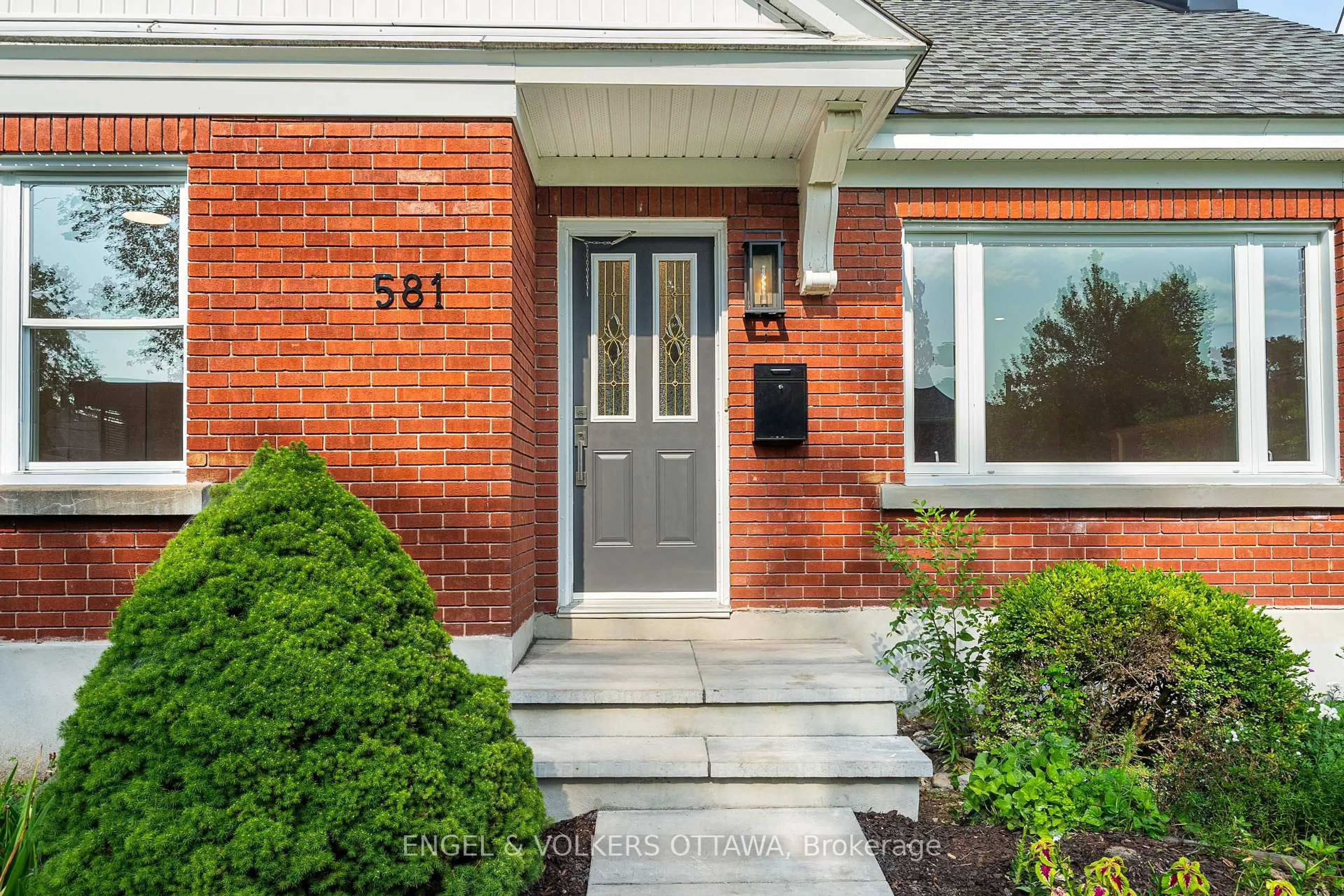 Home with brick exterior material, street for 581 Windermere Ave, Ottawa Ontario K2A 2W4