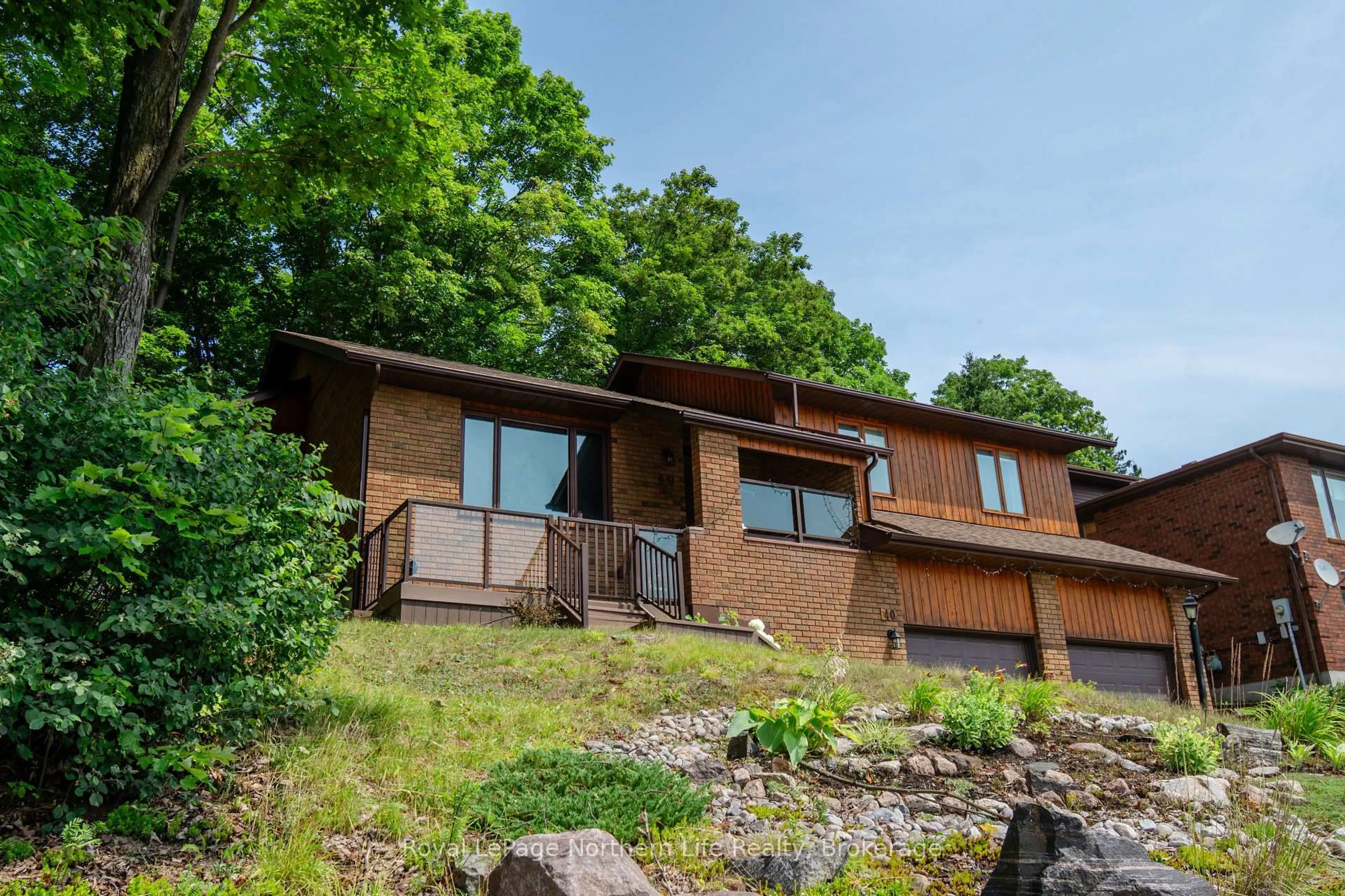 Home with brick exterior material, unknown for 40 Ellendale Dr, North Bay Ontario P1B 8X6