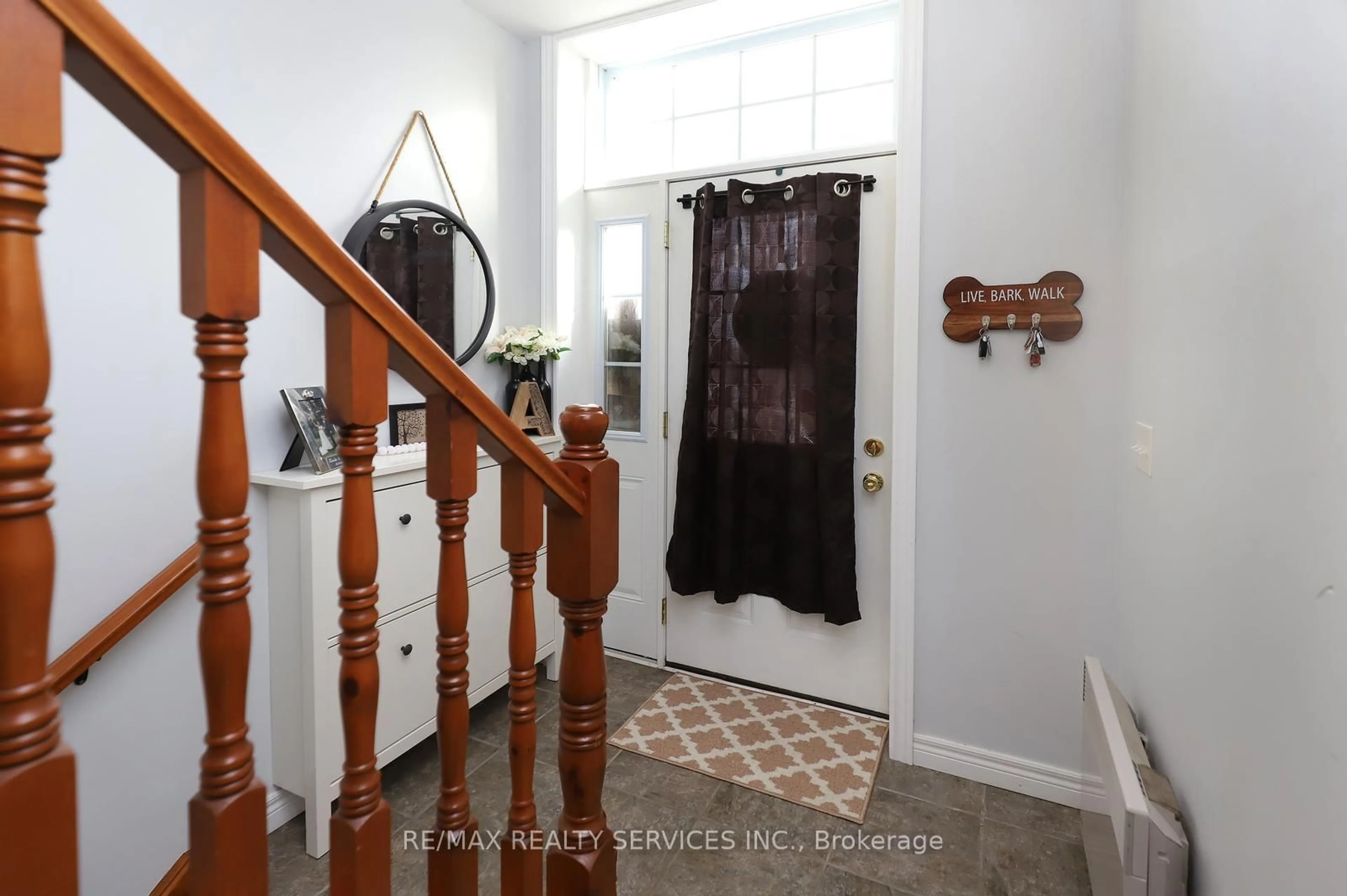 Indoor entryway for 52 Crozier St, East Luther Grand Valley Ontario L9W 5N6