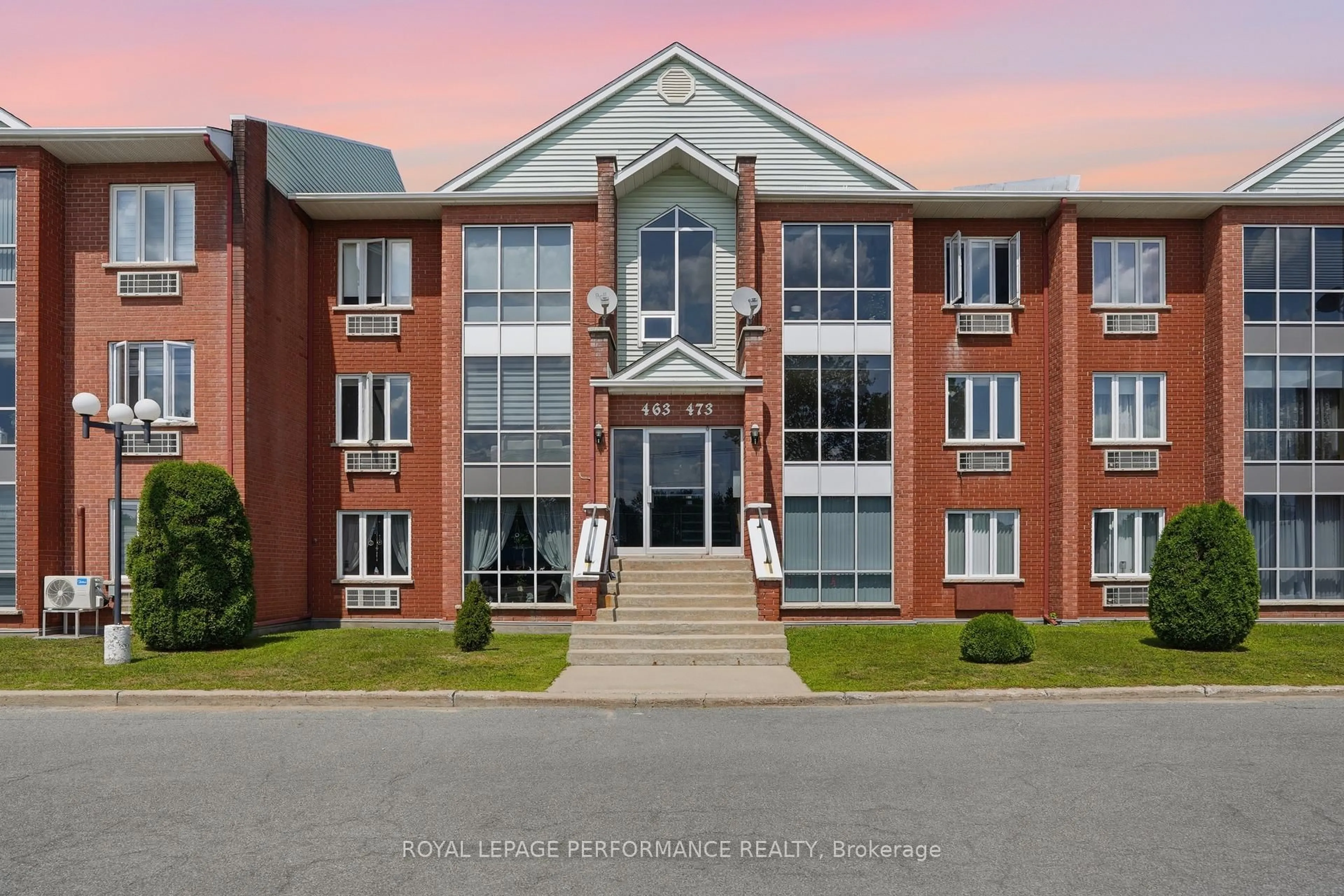 Unknown for 471 Spence Ave #4, Hawkesbury Ontario K6A 3A4