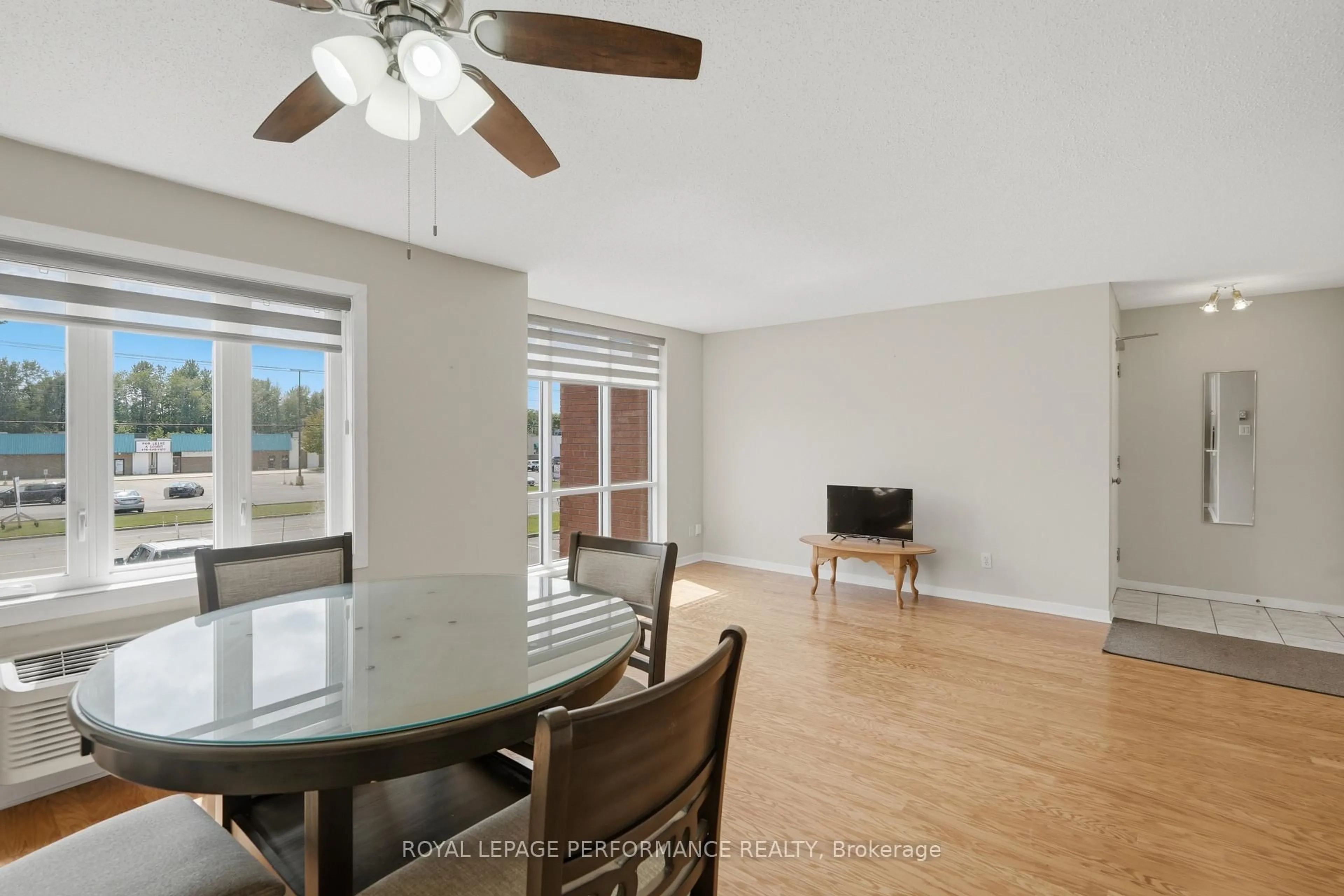 Dining room, wood/laminate floor for 471 Spence Ave #4, Hawkesbury Ontario K6A 3A4