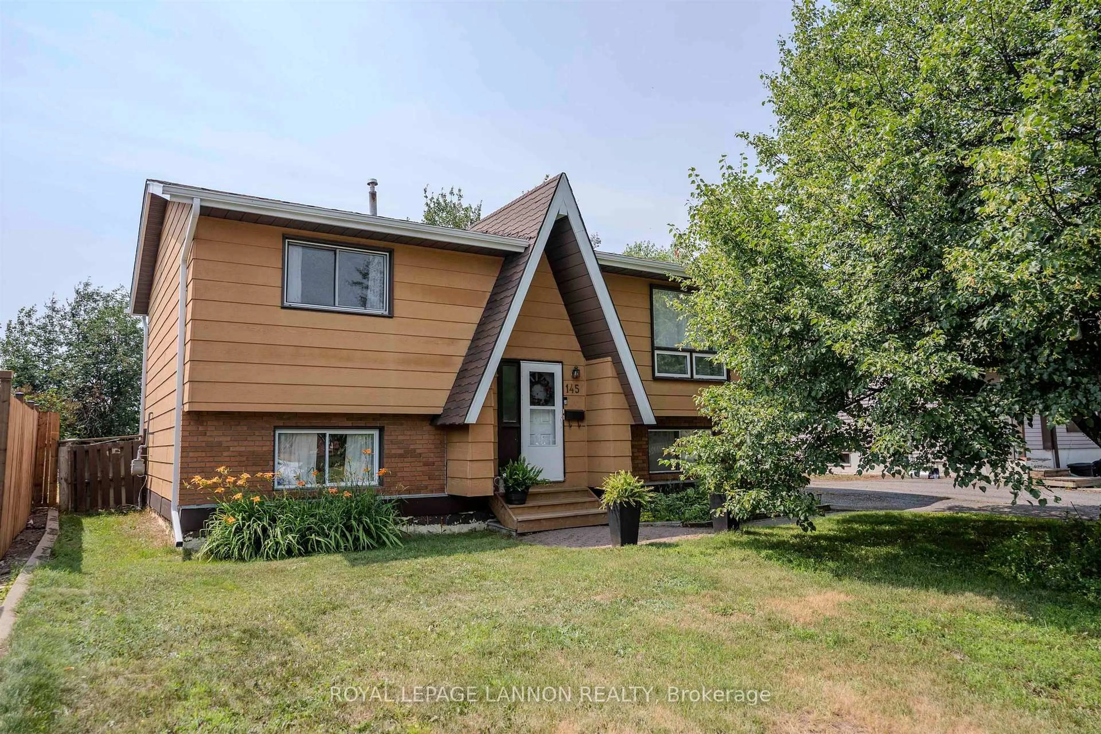 Home with vinyl exterior material, street for 145 Conestoga St, Thunder Bay Ontario P7C 5S9