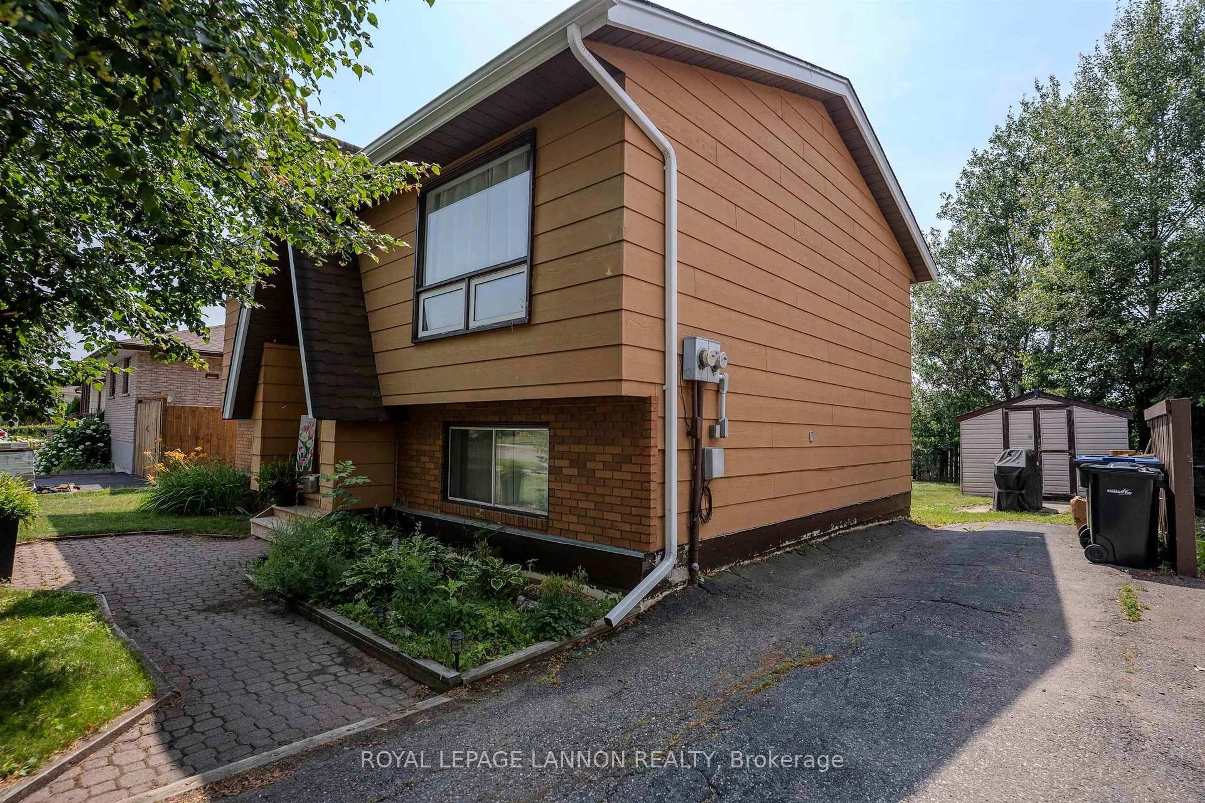Home with vinyl exterior material, street for 145 Conestoga St, Thunder Bay Ontario P7C 5S9