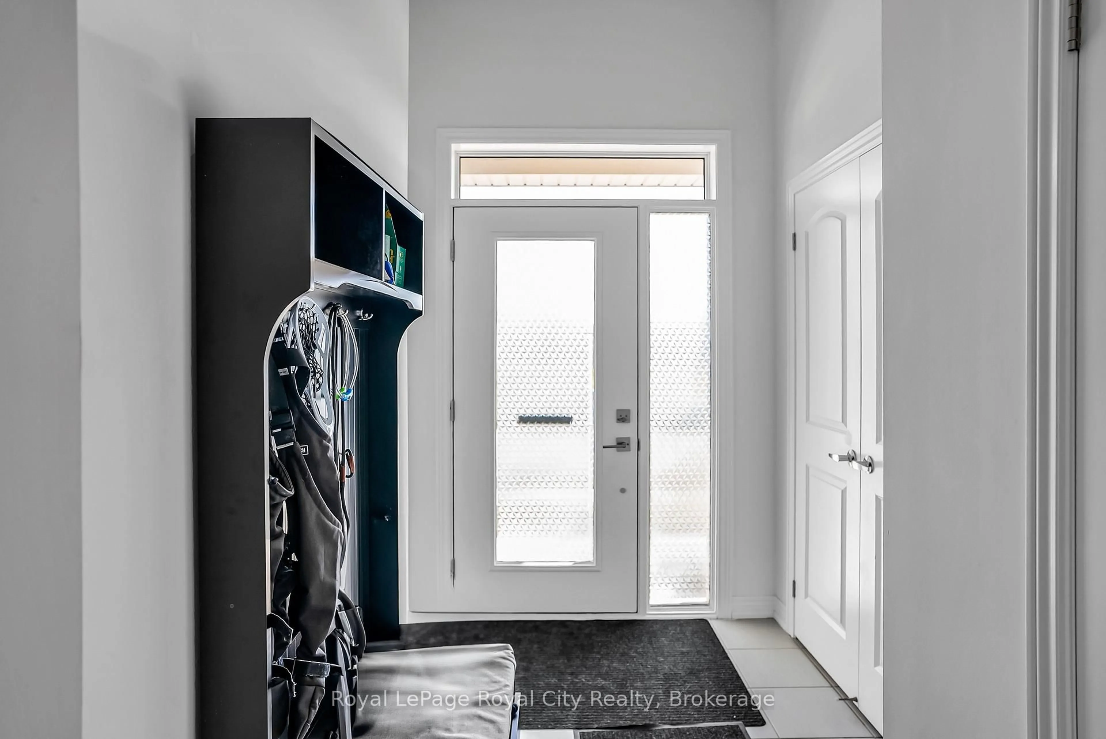 Indoor entryway for 36 Prest Way, Centre Wellington Ontario N1M 0K3