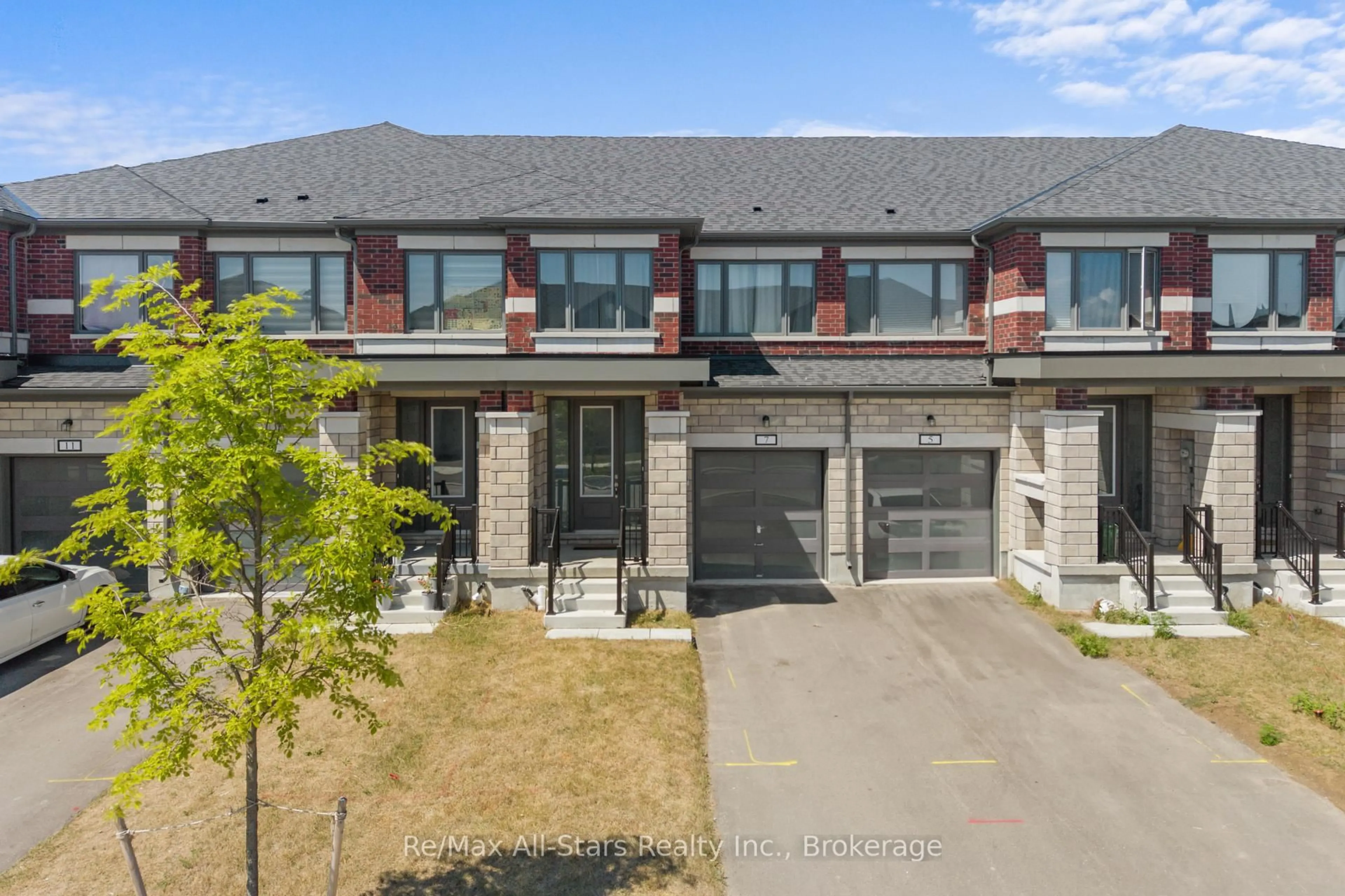 A pic from outside/outdoor area/front of a property/back of a property/a pic from drone, street for 7 Keenan St, Kawartha Lakes Ontario K9V 6C2