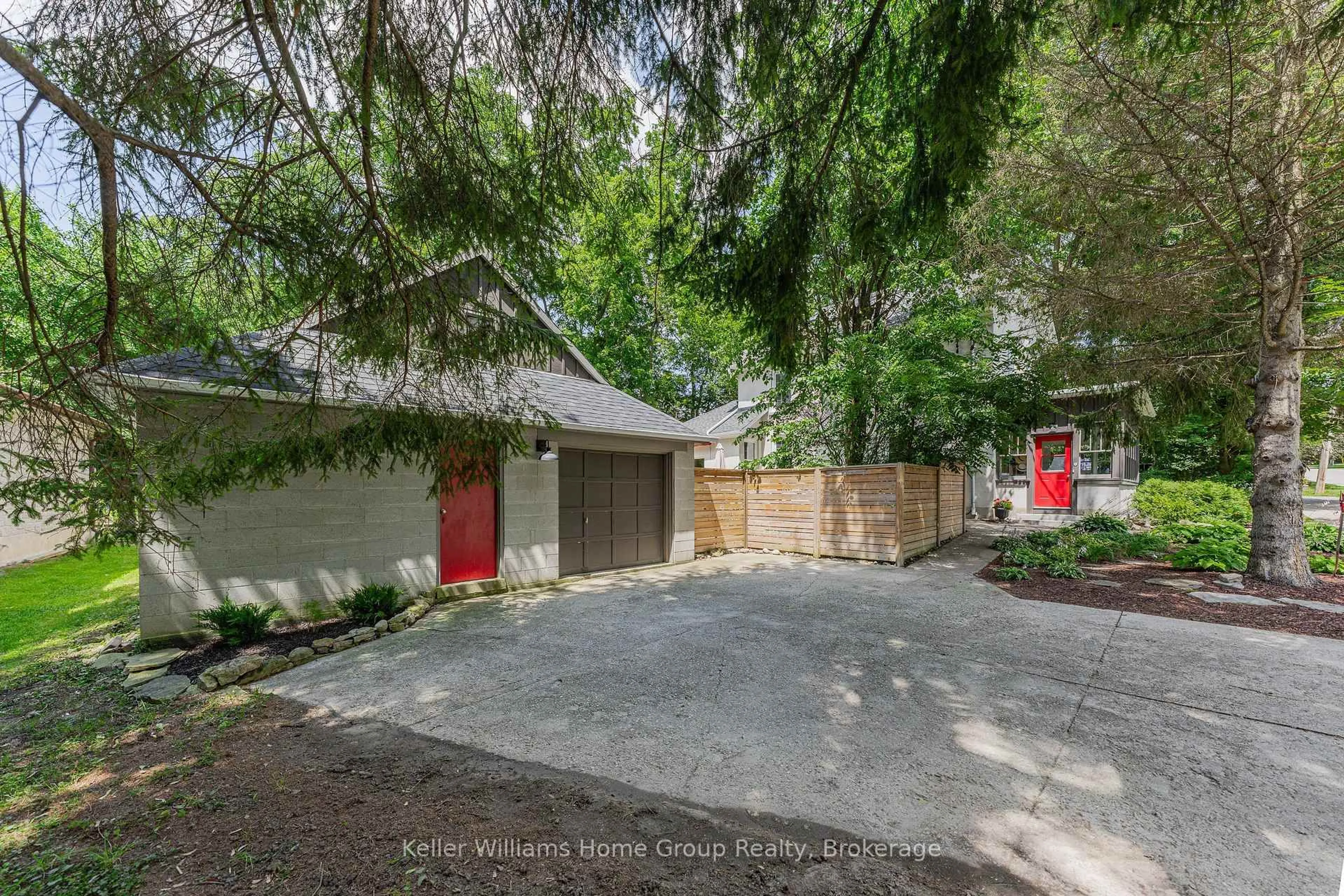Unknown for 22 Sophia St, Centre Wellington Ontario N0B 1S0