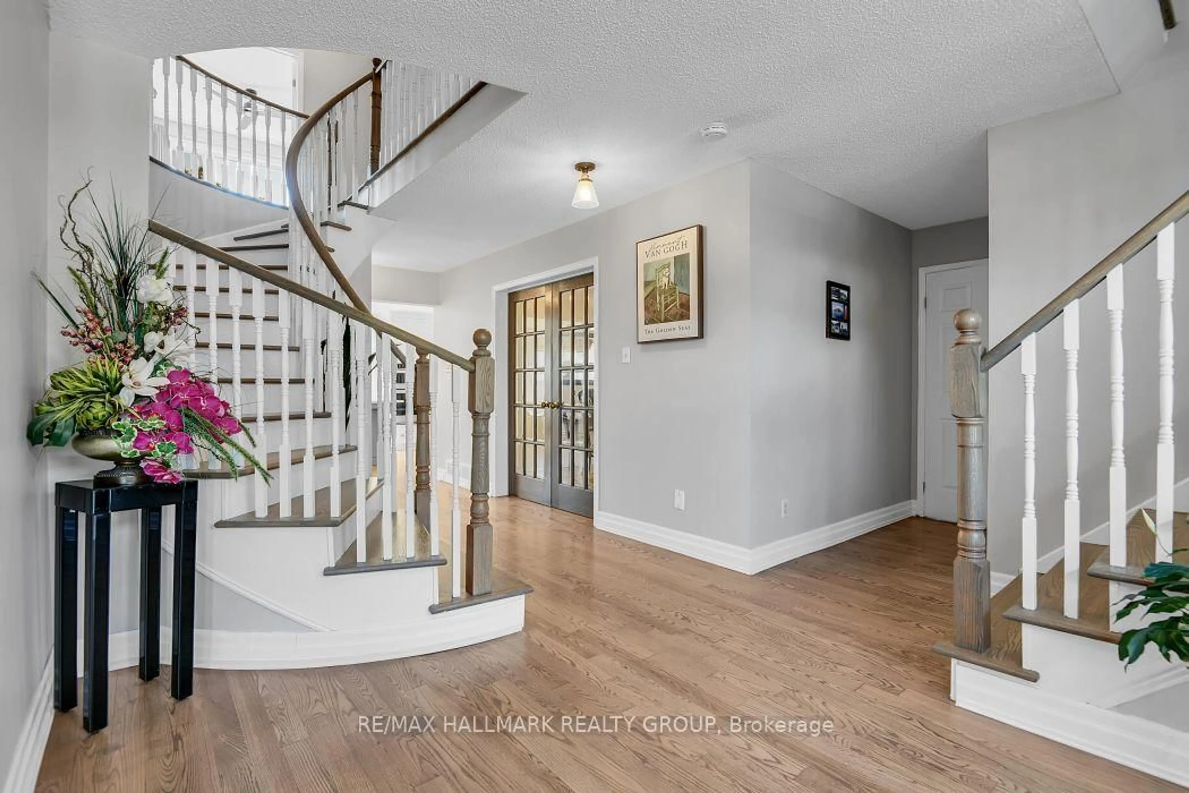Indoor entryway for 1687 Orford Cres, Ottawa Ontario K4A 1V9
