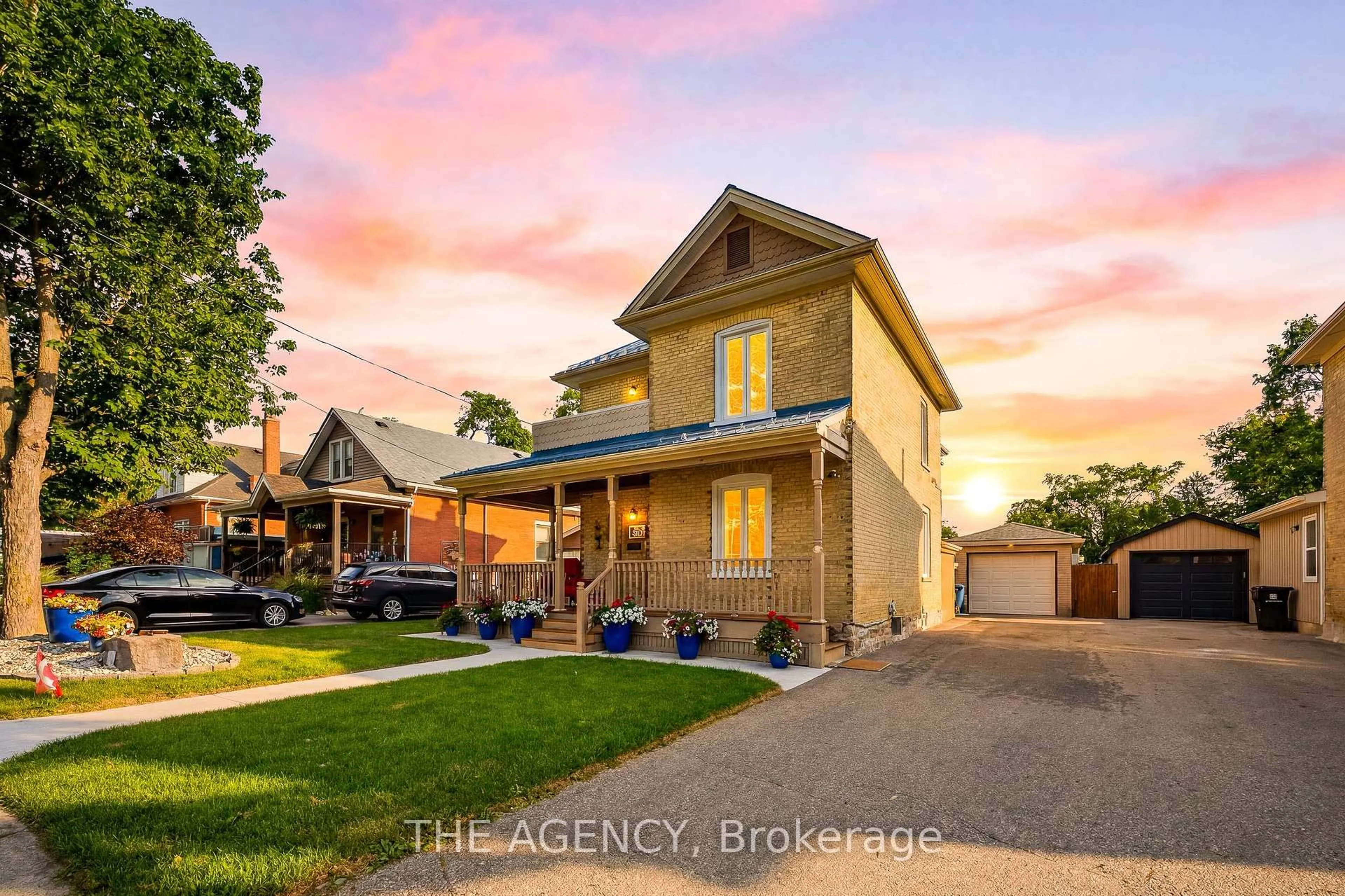 Home with brick exterior material, street for 750 Vine St, Cambridge Ontario N3H 2Z3