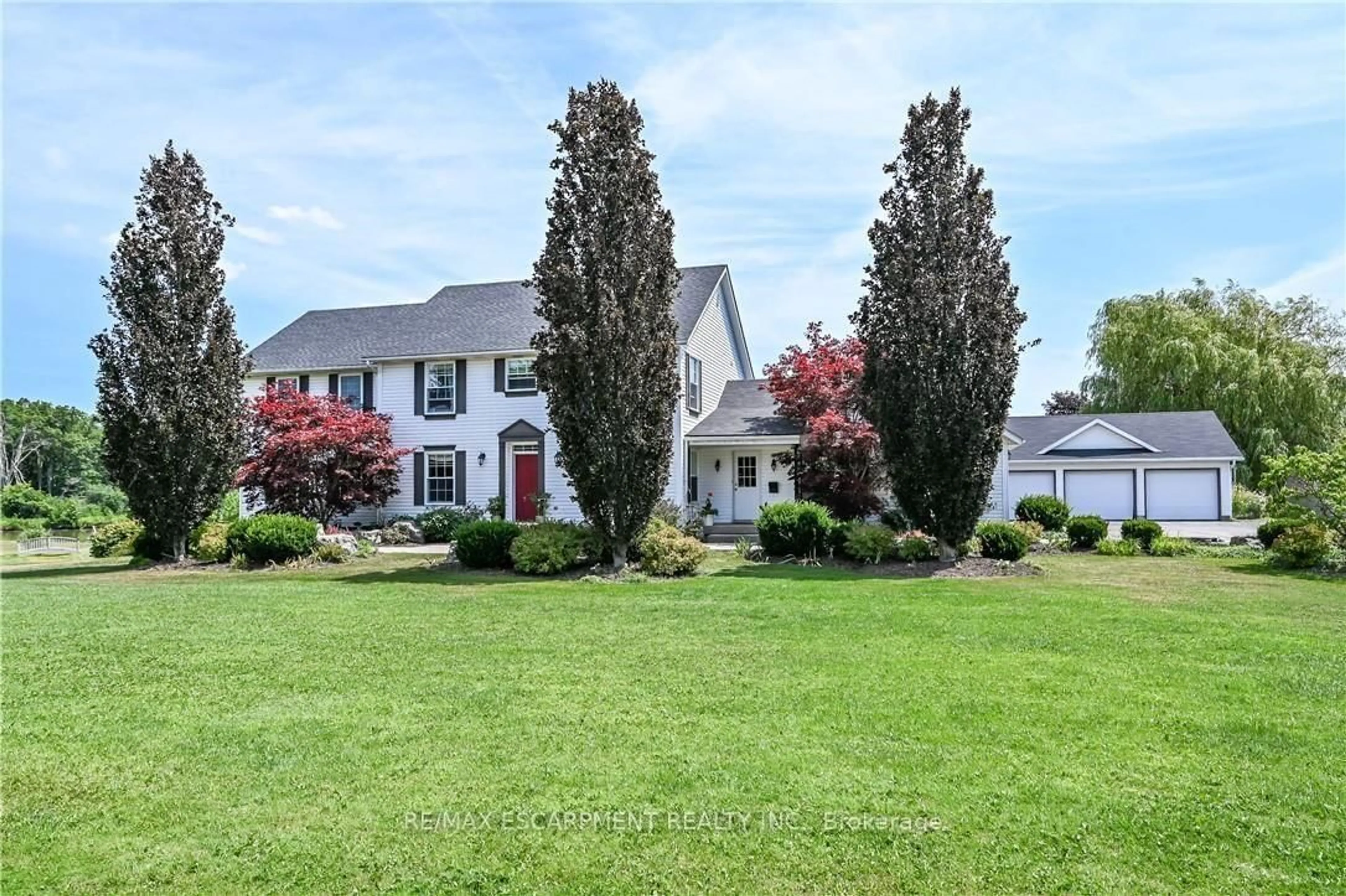 A pic from outside/outdoor area/front of a property/back of a property/a pic from drone, street for 20 Haldimand Tr, Haldimand Ontario N1A 1W9