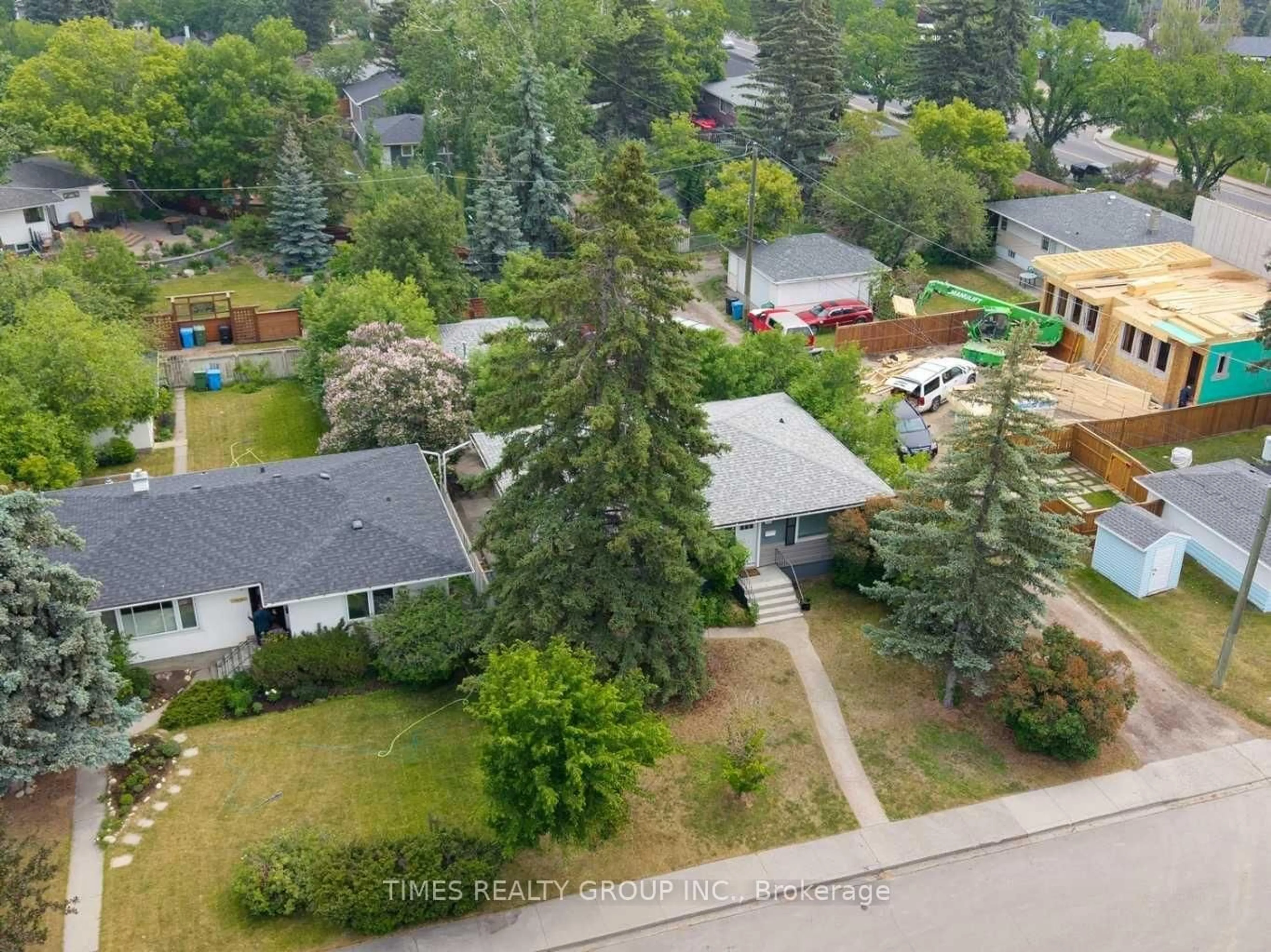A pic from outside/outdoor area/front of a property/back of a property/a pic from drone, unknown for 3234 Kinsale Rd. SW, Out of Area Alberta T3E 4S2