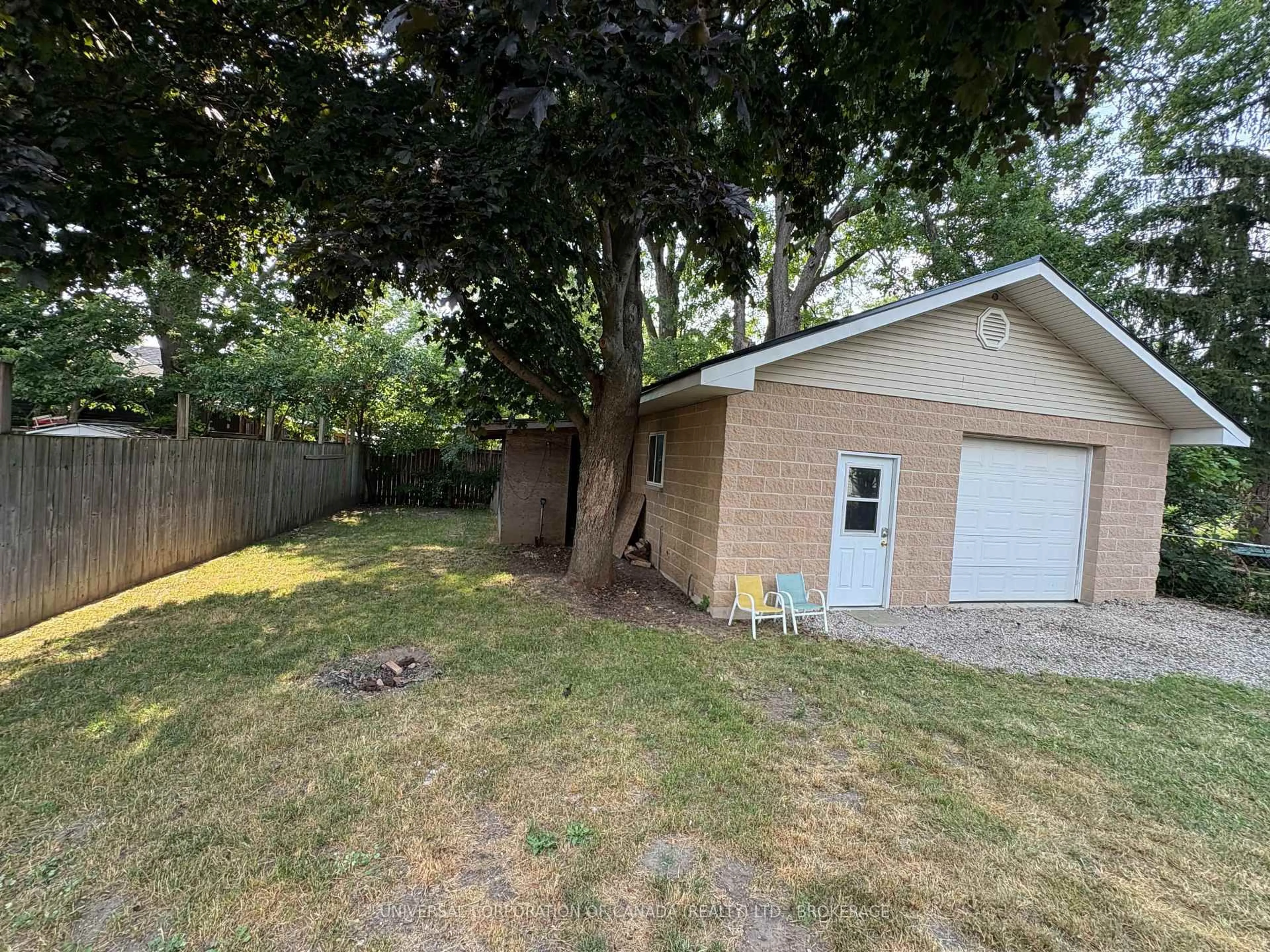 Shed for 97 Chesley Ave, London East Ontario N5Z 2C3