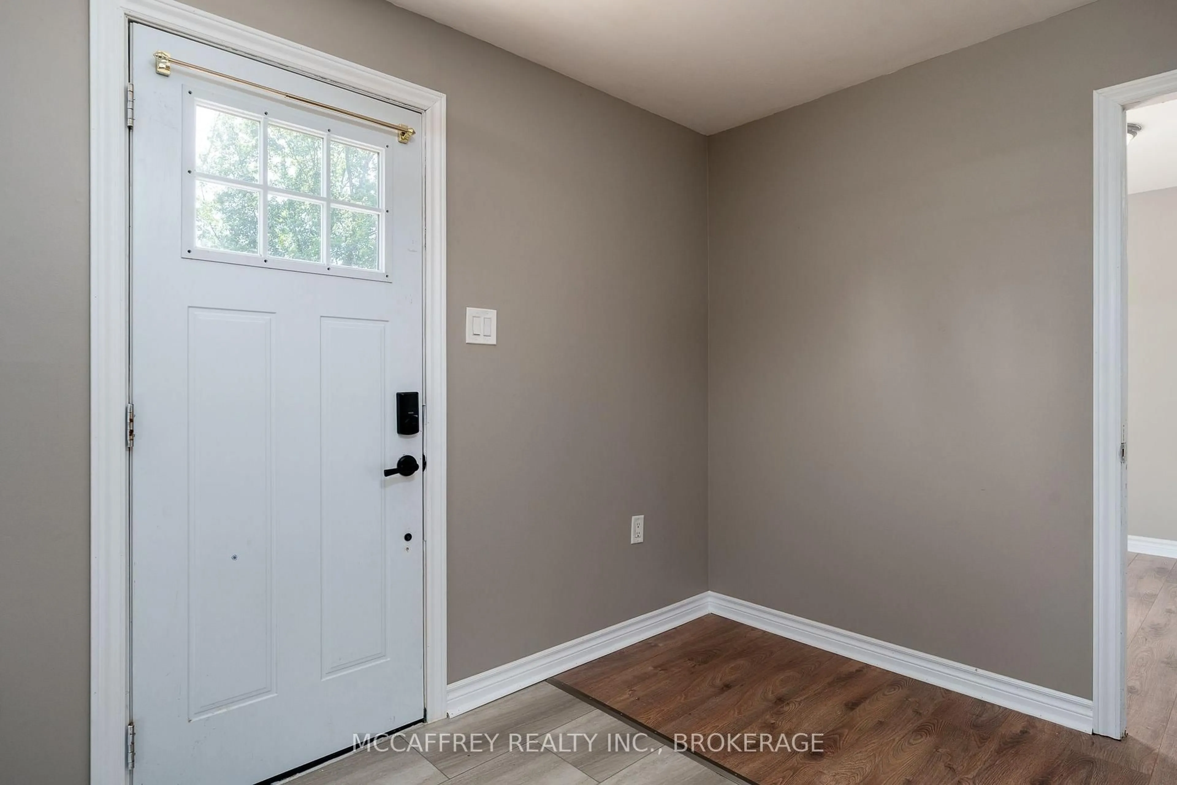 Indoor entryway for 2956 County Road 14, Kaladar Ontario K0K 1Z0
