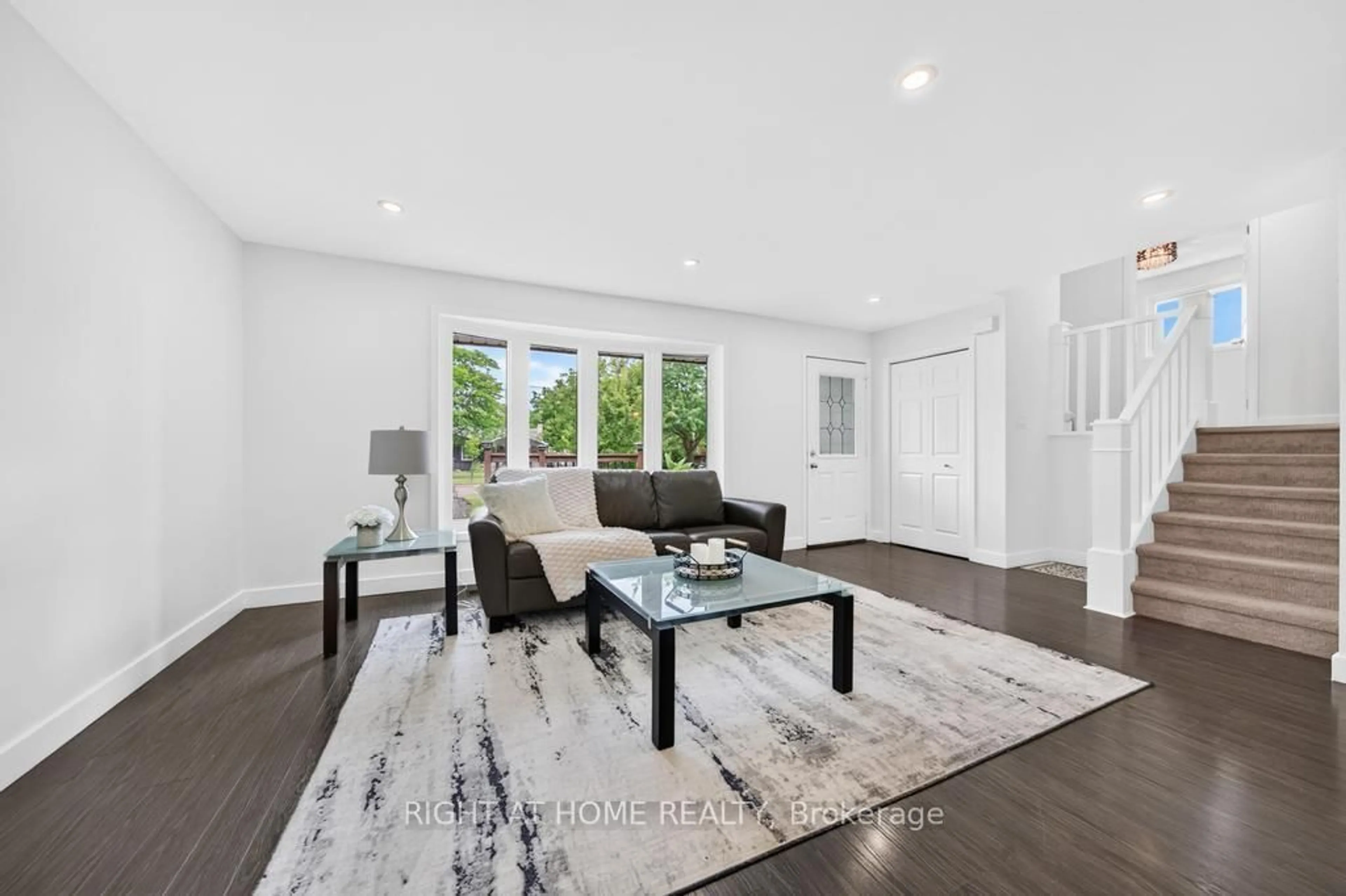 Living room with furniture, unknown for 8 Acadia Cres, St. Catharines Ontario L2P 1H8