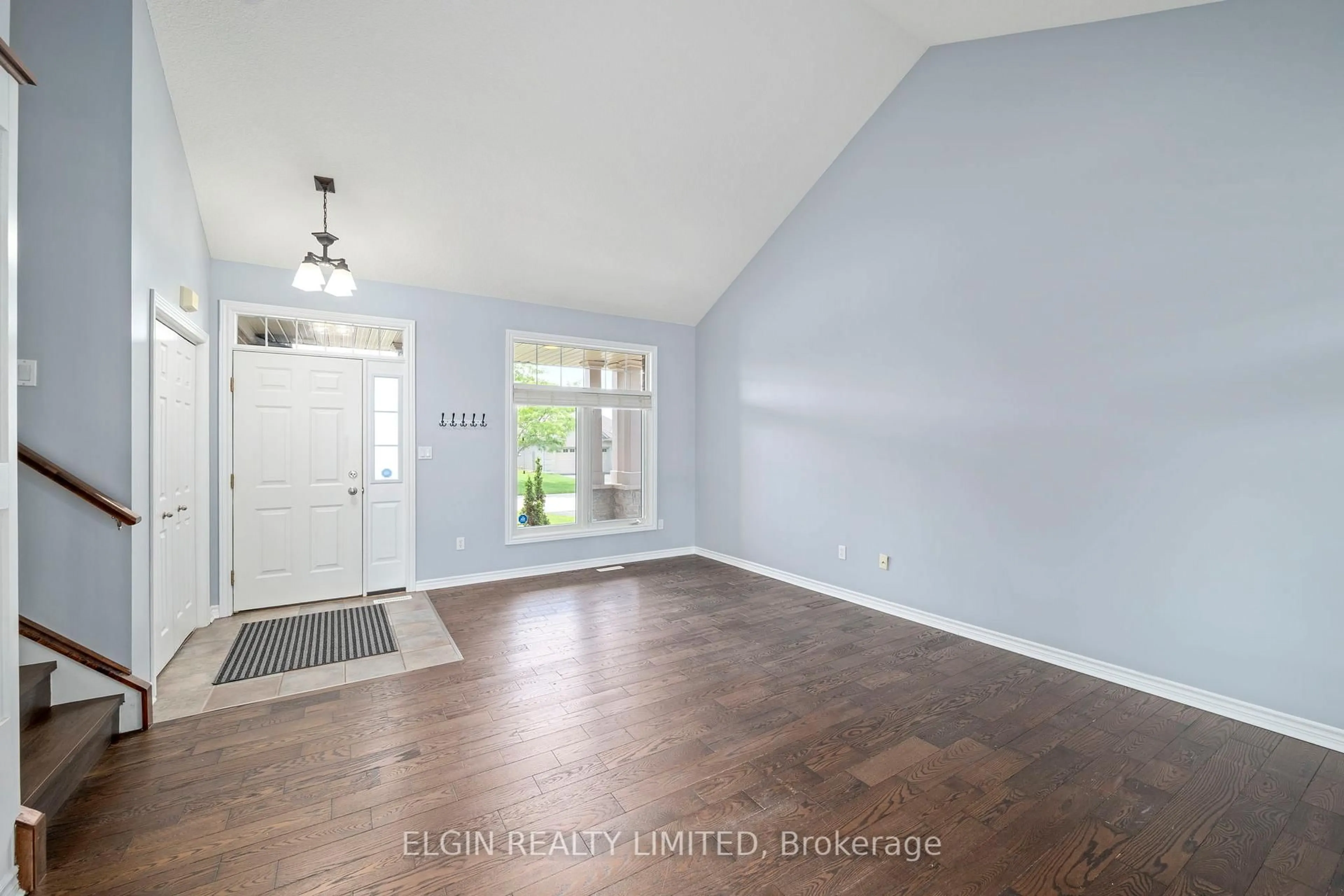 Unknown for 11 Kensington Crt, St. Thomas Ontario N5R 0A3