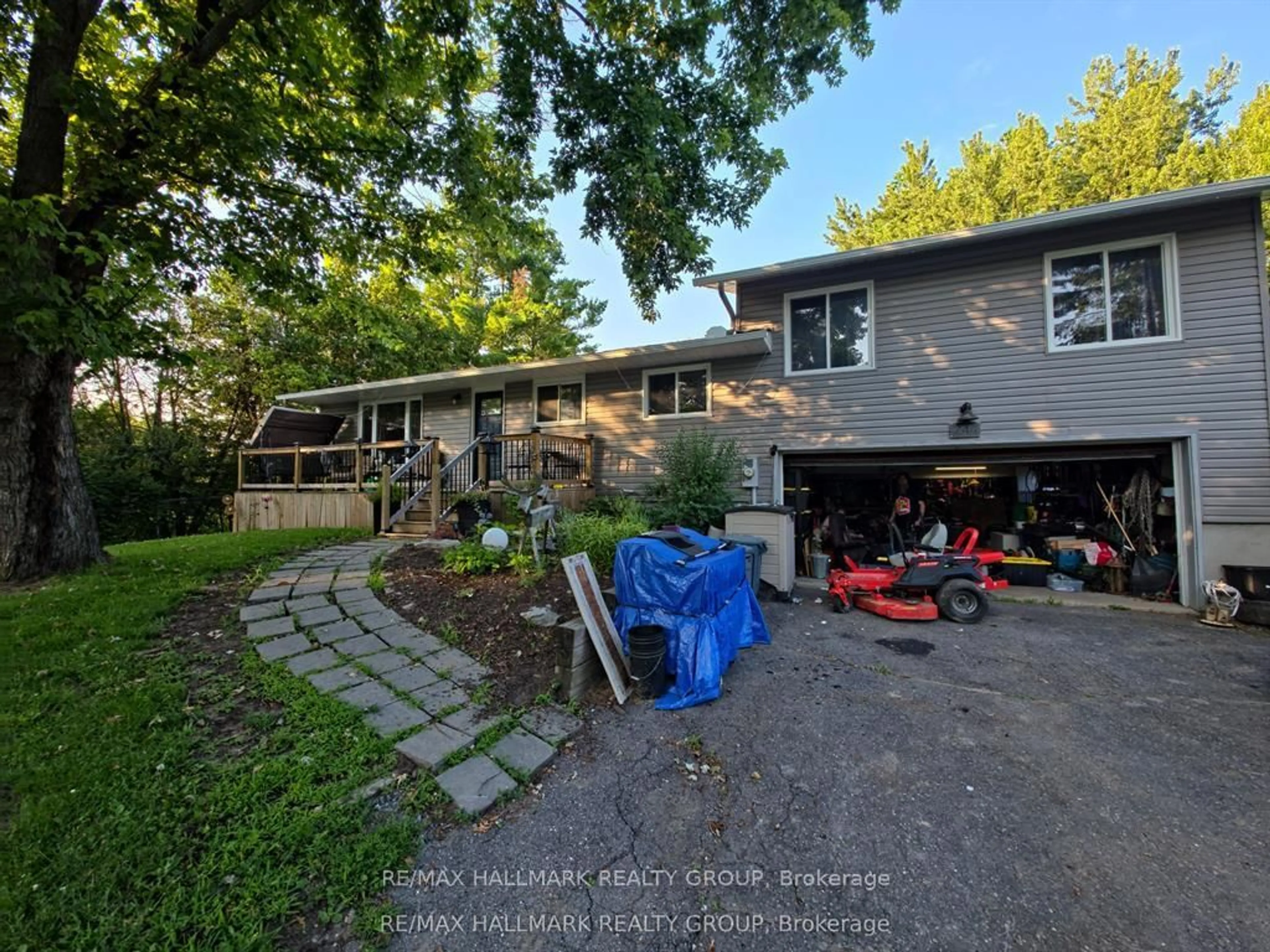 A pic from outside/outdoor area/front of a property/back of a property/a pic from drone, unknown for 244 Kedey St, Fitzroy Harbour Ontario K0A 1X0