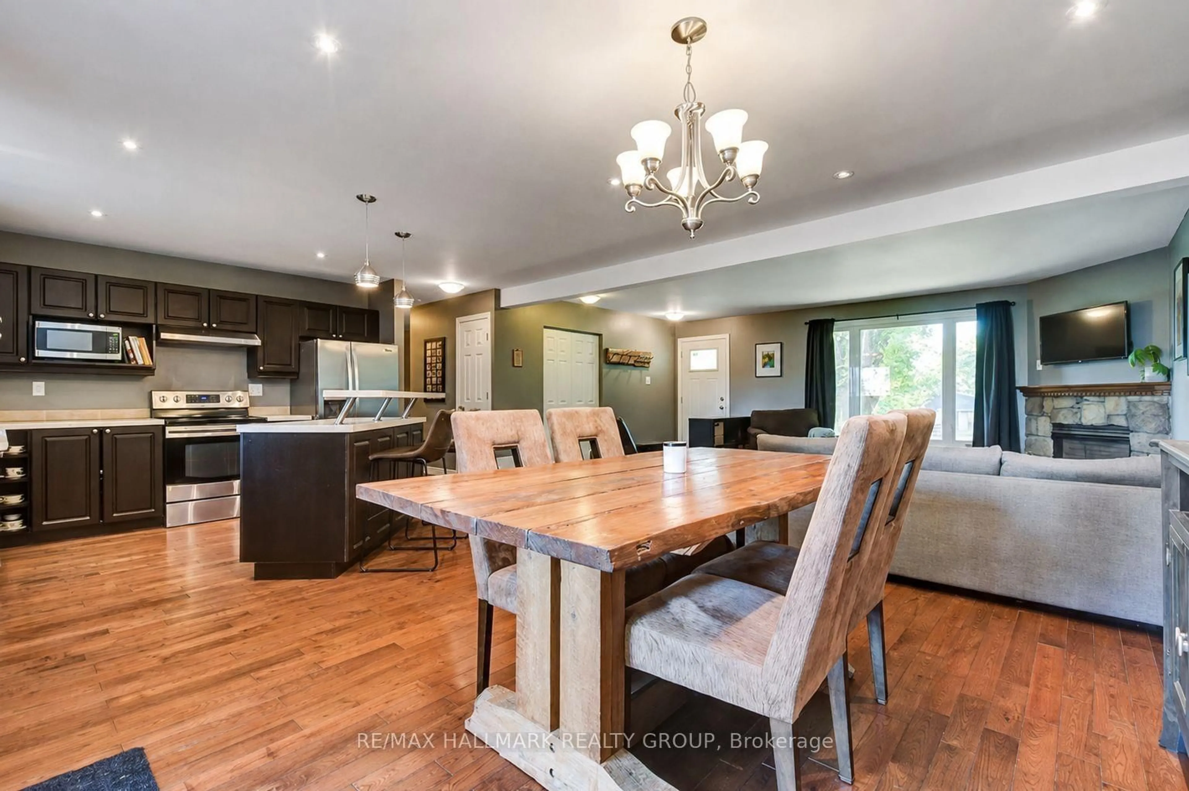 Open concept kitchen, wood/laminate floor for 244 Kedey St, Fitzroy Harbour Ontario K0A 1X0