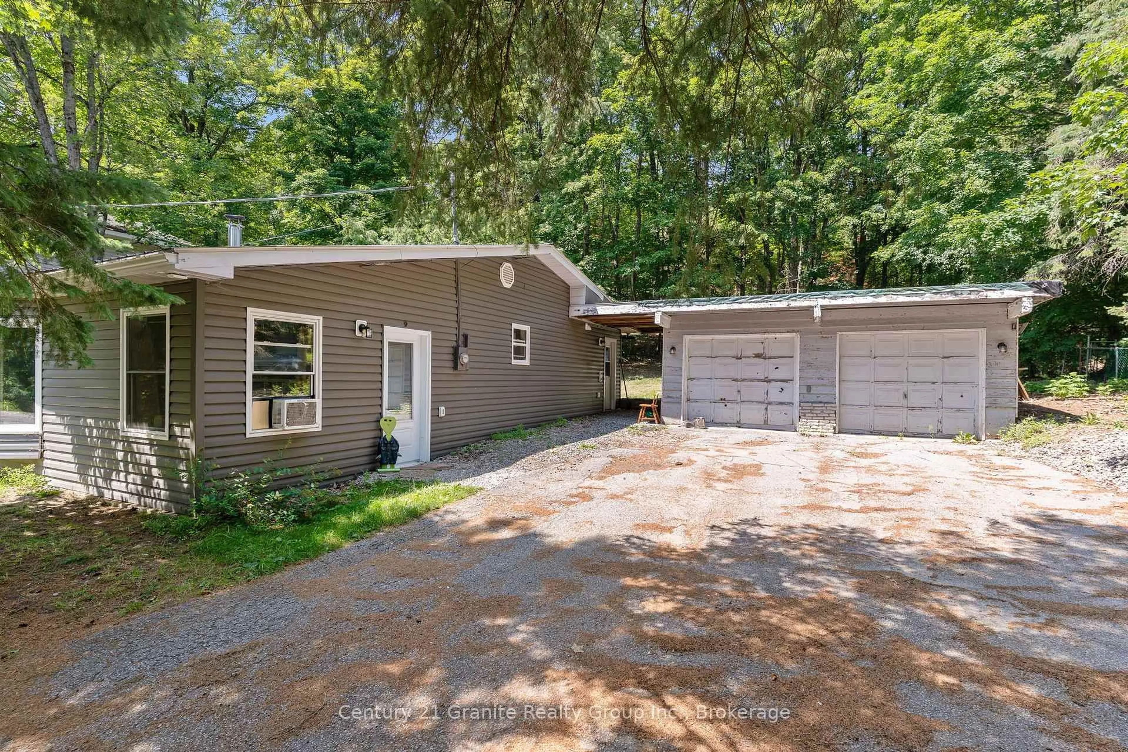 Home with vinyl exterior material, unknown for 4687 County Rd 21 Rd, Dysart et al Ontario K0M 1S0