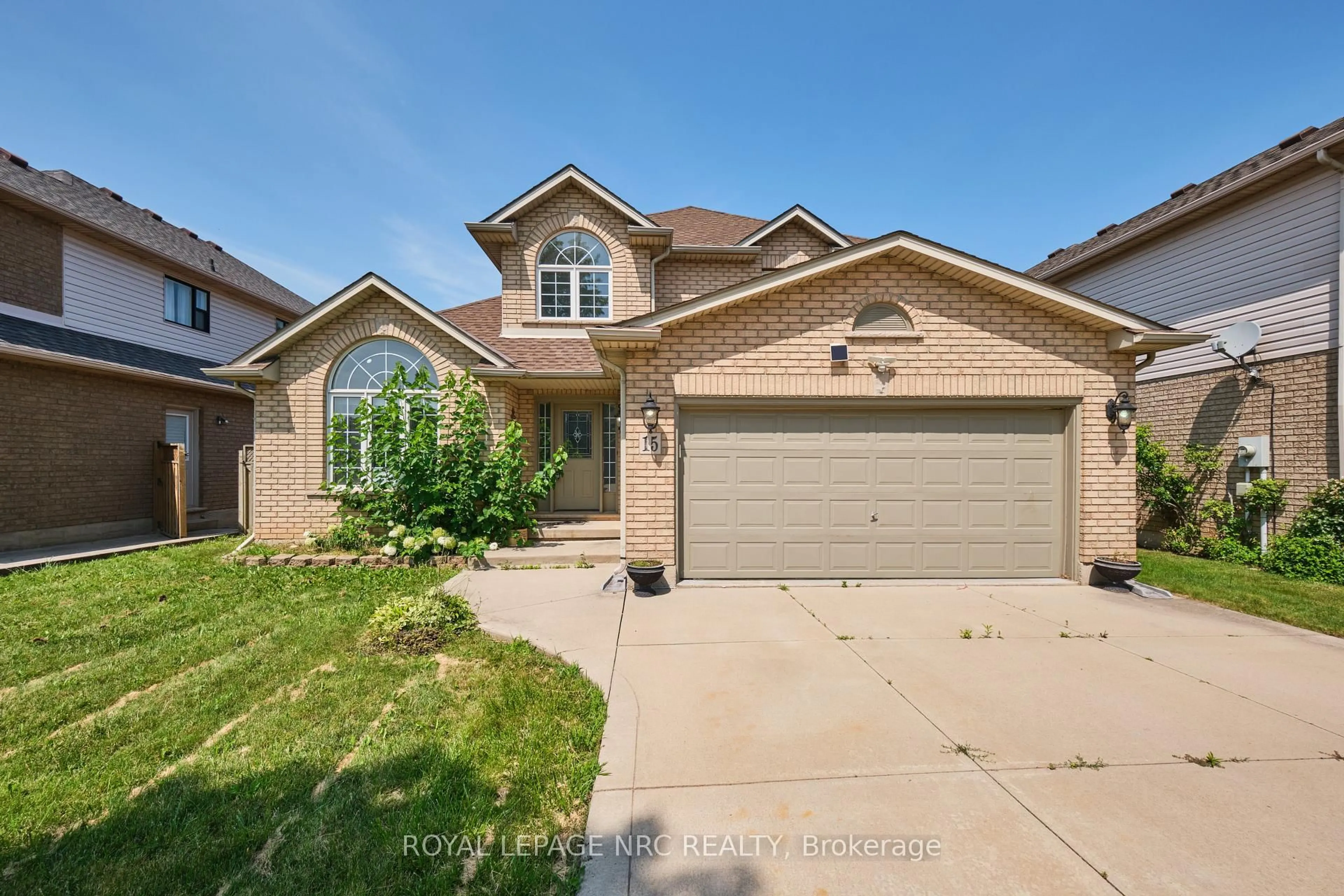 Home with brick exterior material, street for 15 Creanona Blvd, Hamilton Ontario L8E 5G2
