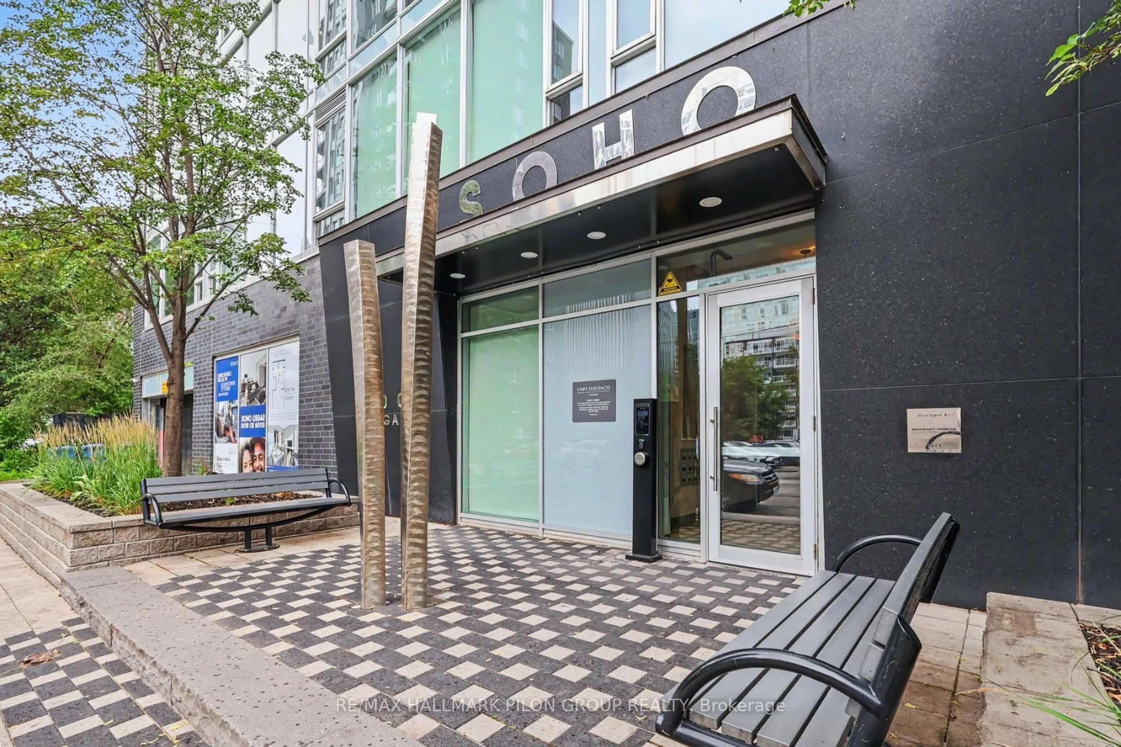 Patio, street for 300 Lisgar St #1512, Ottawa Ontario K2P 0E2