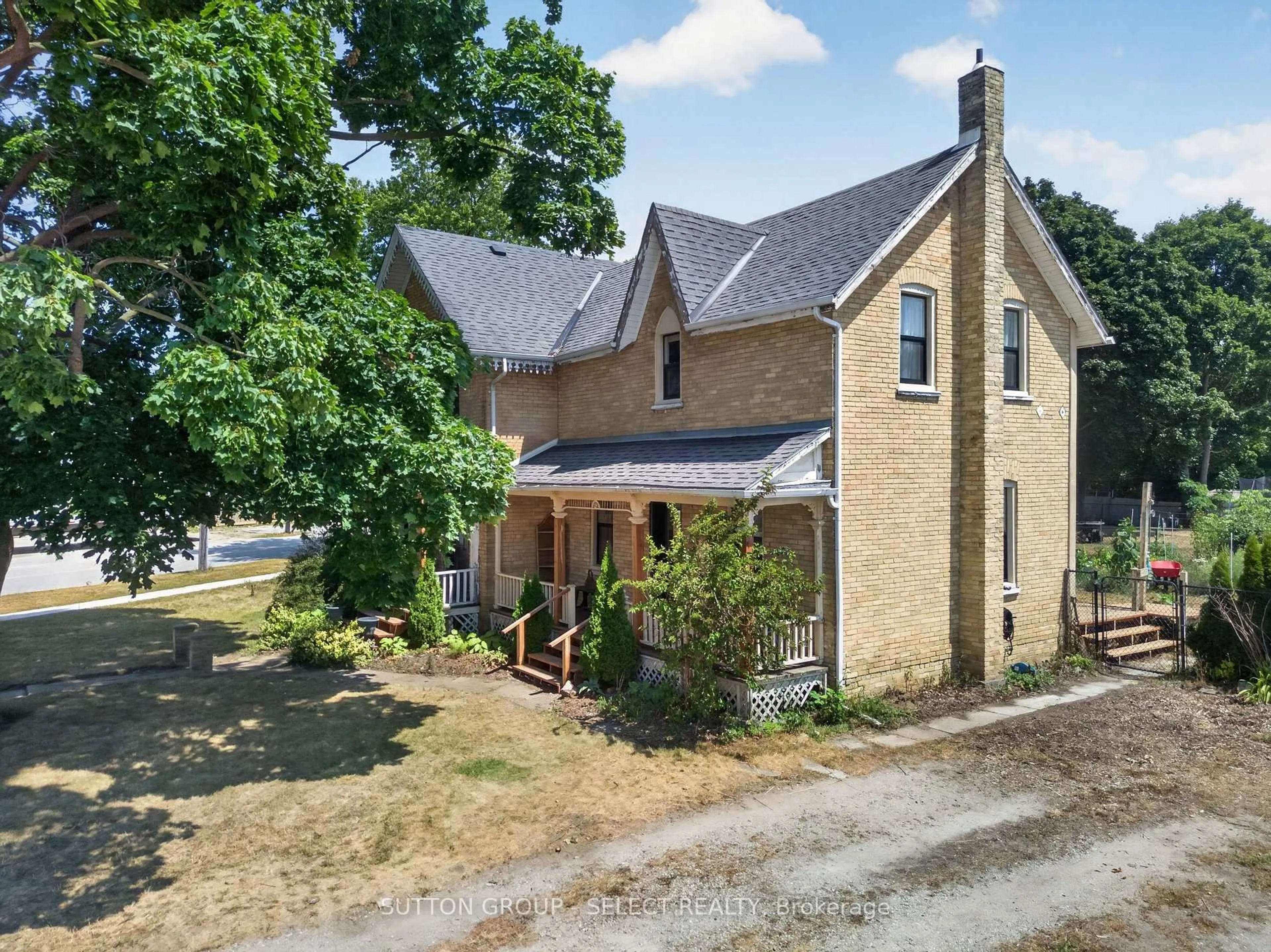 A pic from outside/outdoor area/front of a property/back of a property/a pic from drone, street for 7 Macnab St, Lambton Shores Ontario N0N 1J0