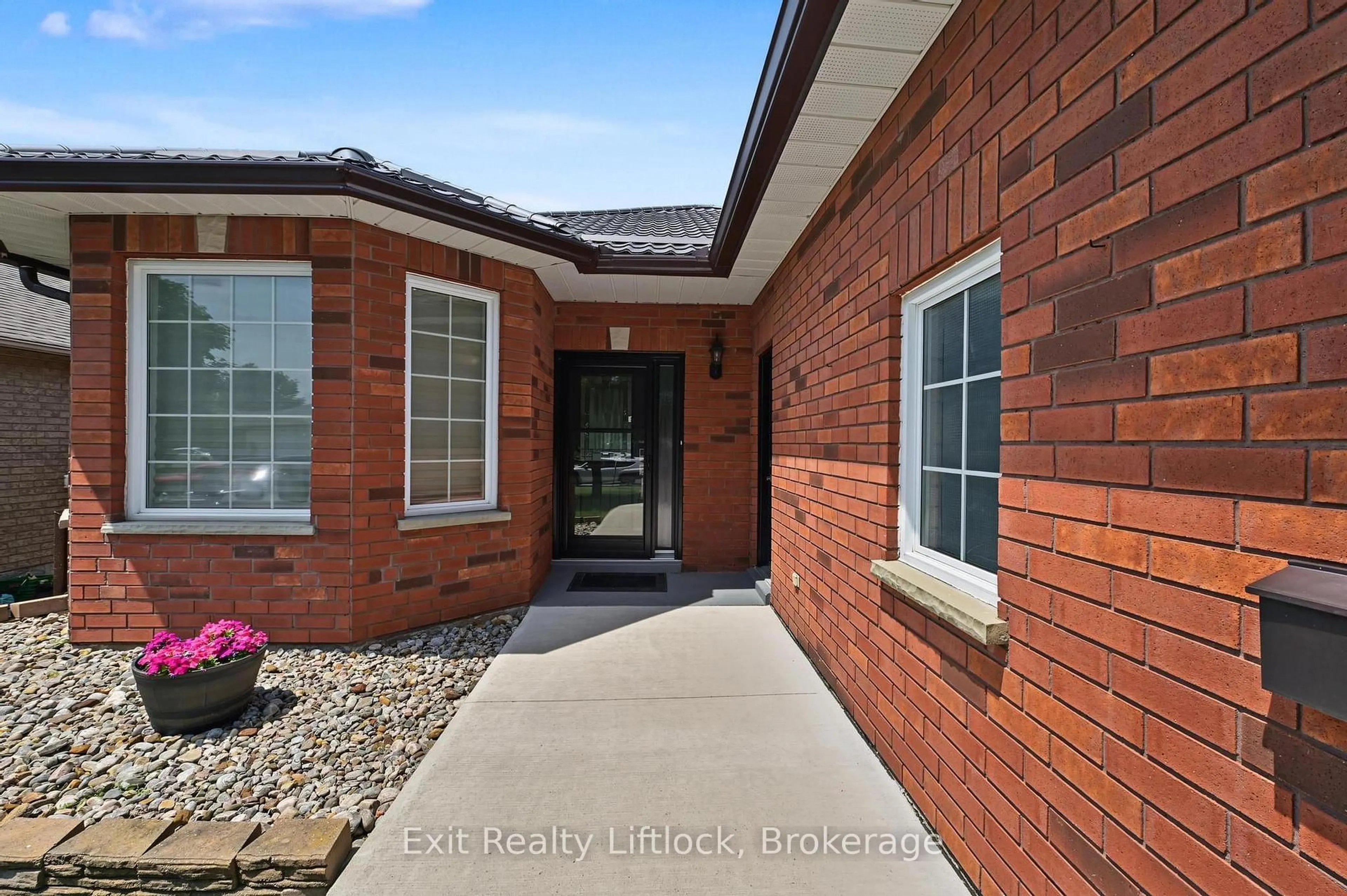 Home with brick exterior material, street for 2522 Marsdale Dr, Peterborough Ontario K9L 1R4