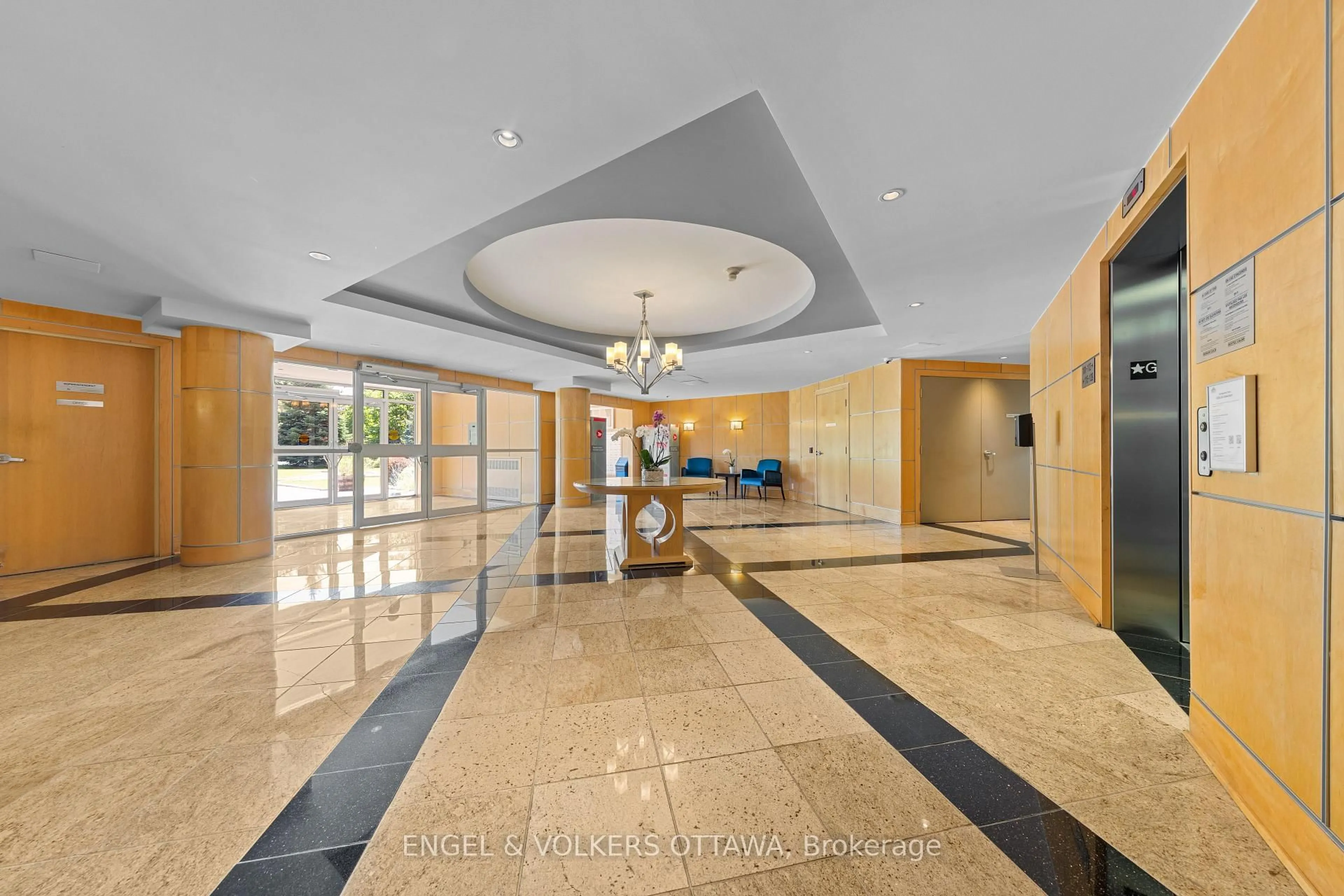 Lobby for 205 Bolton St #304, Ottawa Ontario K1N 1K7