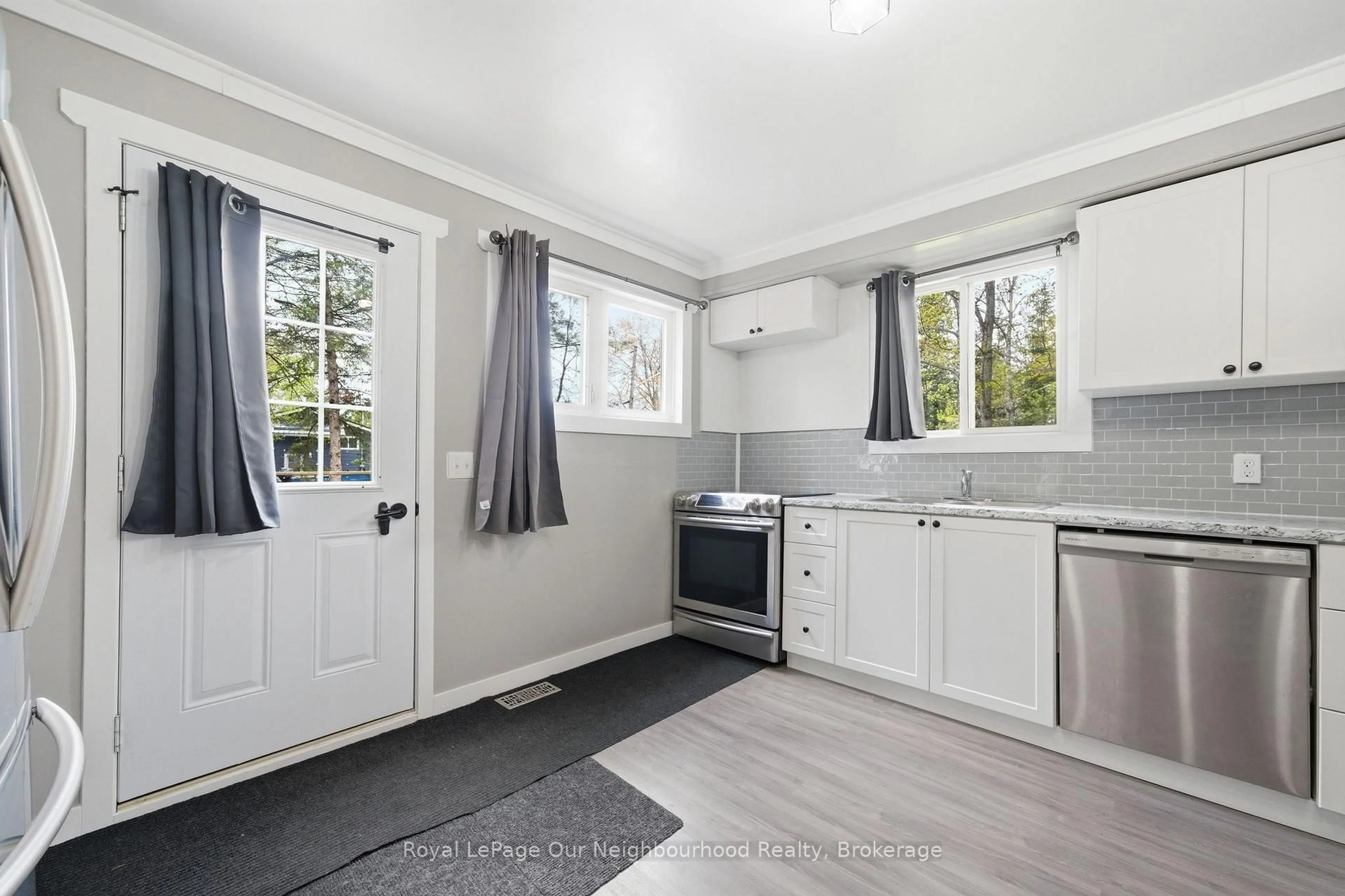 Standard kitchen, unknown for 14 Morrison St, Kawartha Lakes Ontario K0M 2L0