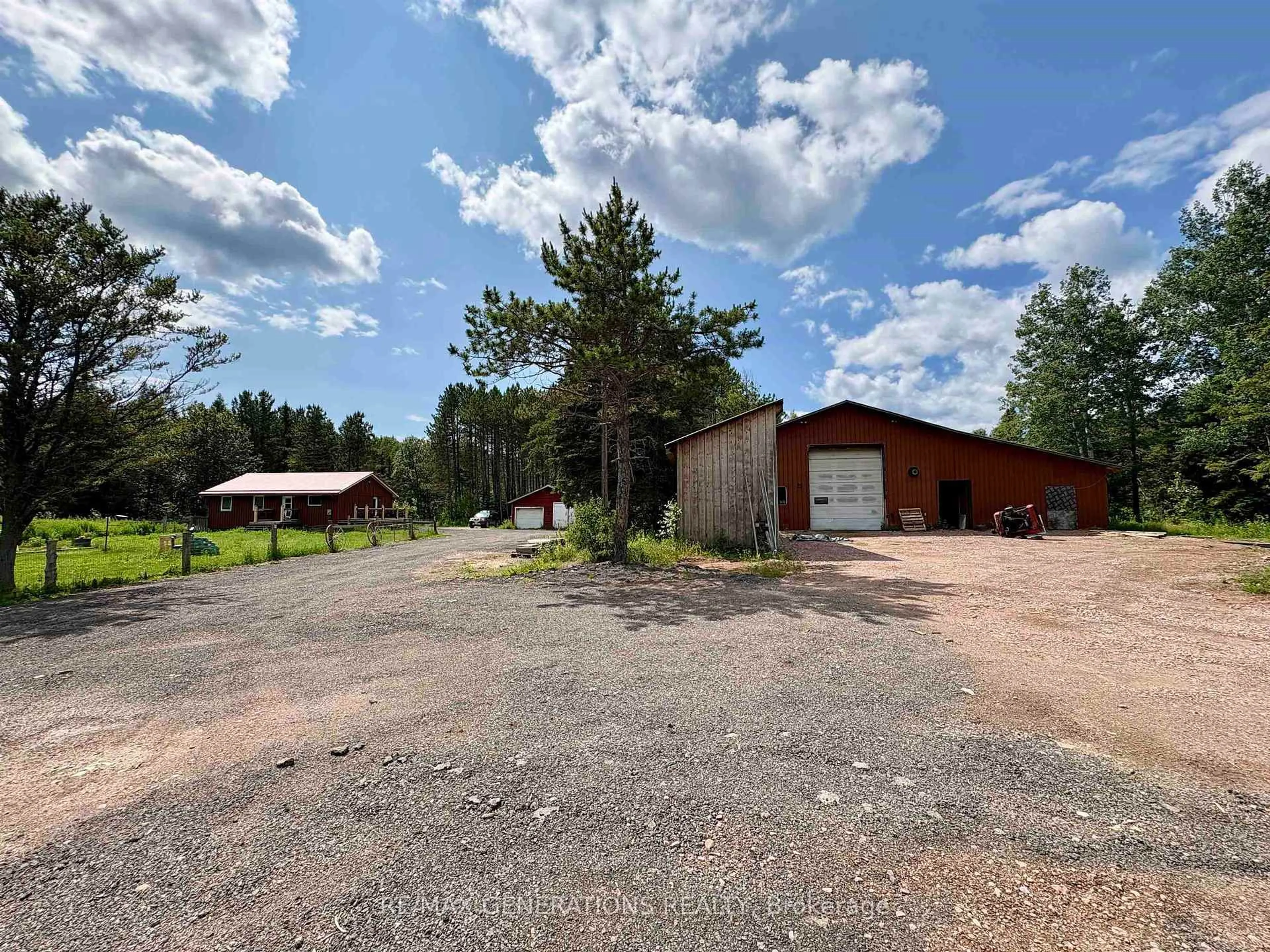 A pic from outside/outdoor area/front of a property/back of a property/a pic from drone, unknown for 610 ROAD NO. 5, Shuniah Ontario P0T 2M0
