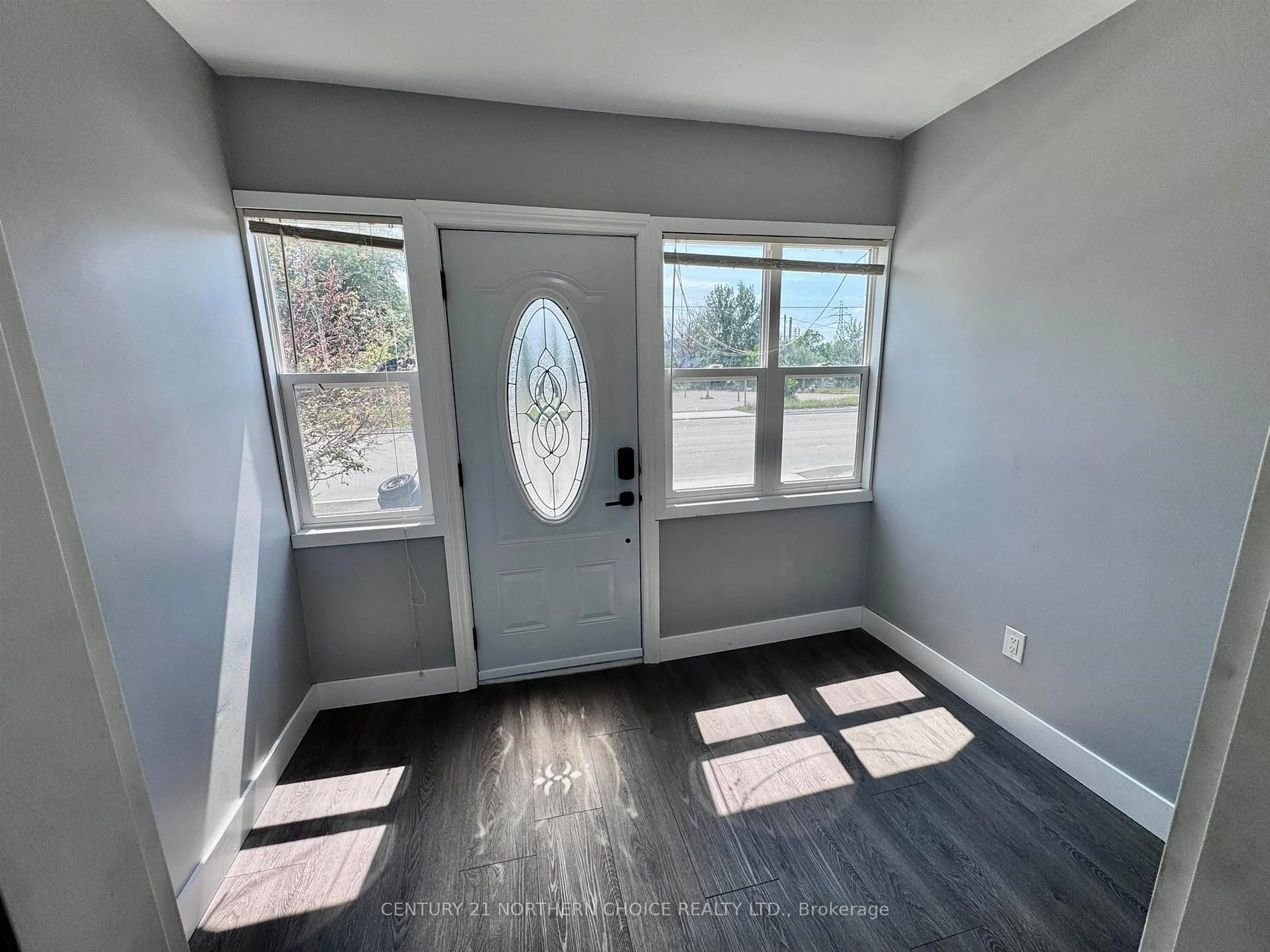 Indoor entryway for 128 Third St, Fort Frances Ontario P9A 3A3