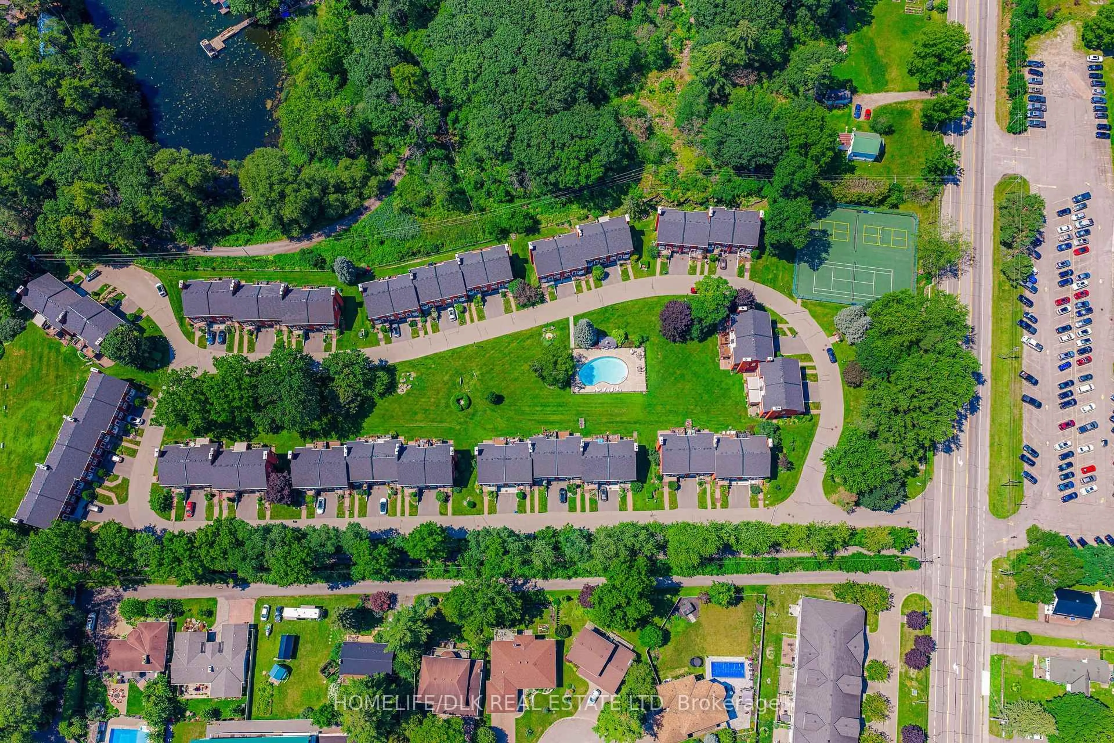A pic from outside/outdoor area/front of a property/back of a property/a pic from drone, water/lake/river/ocean view for 18 Country Club Pl, Brockville Ontario K6V 6T7