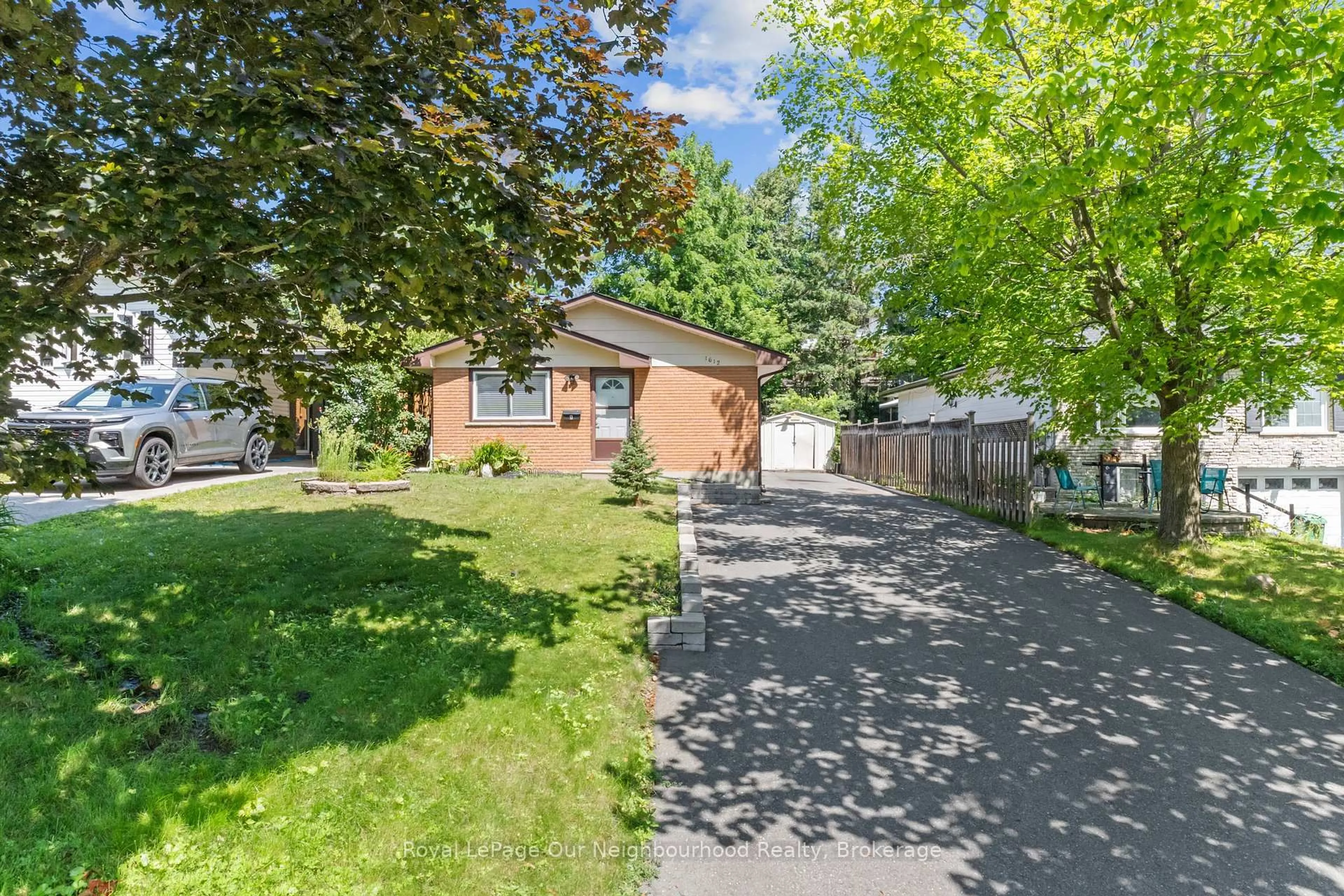 A pic from outside/outdoor area/front of a property/back of a property/a pic from drone, street for 1612 Cherryhill Rd, Peterborough Ontario K9K 1A8