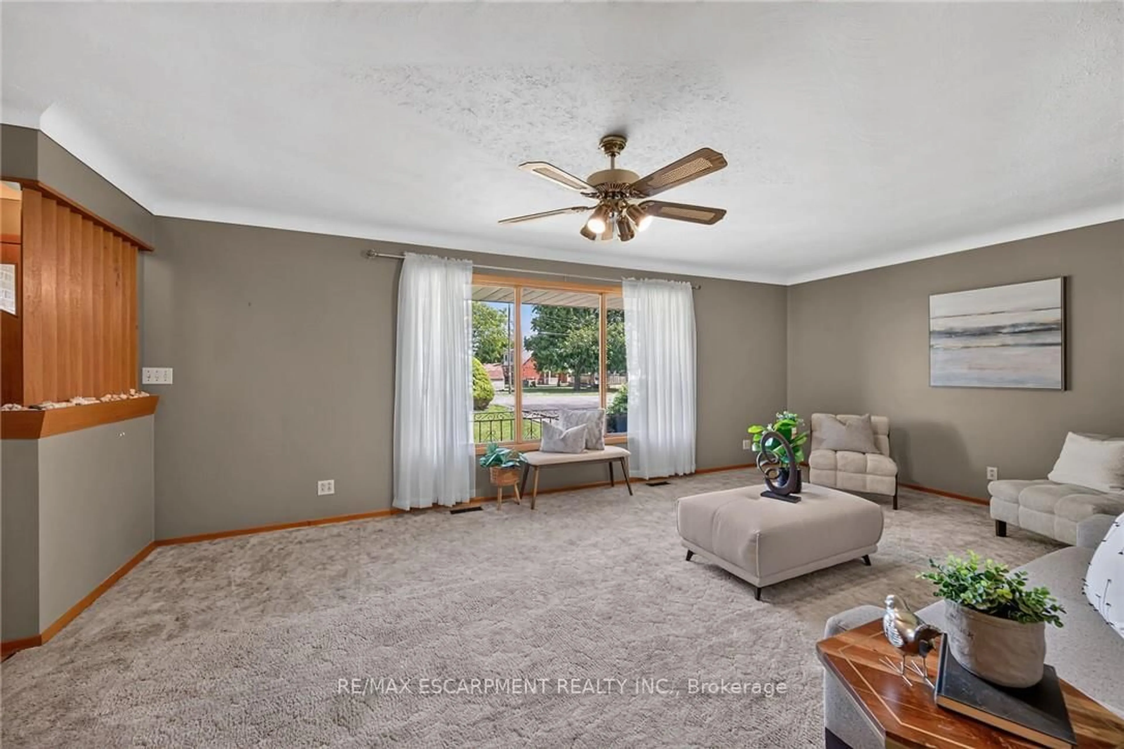 Living room with furniture, unknown for 1 Keen St, Haldimand Ontario N0A 1J0