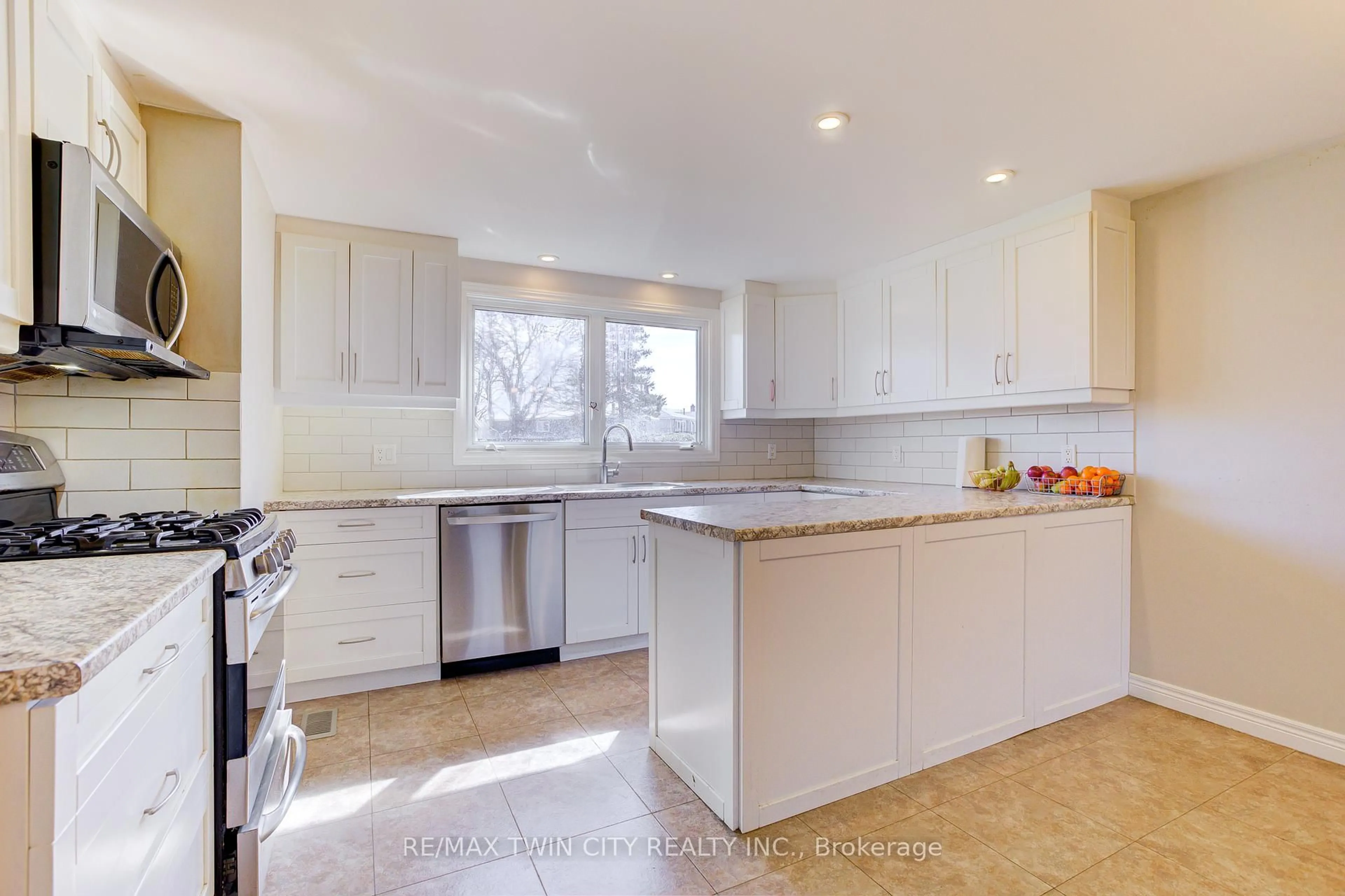 Open concept kitchen, unknown for 22 Blackhorne Cres, Kitchener Ontario N2E 1T1