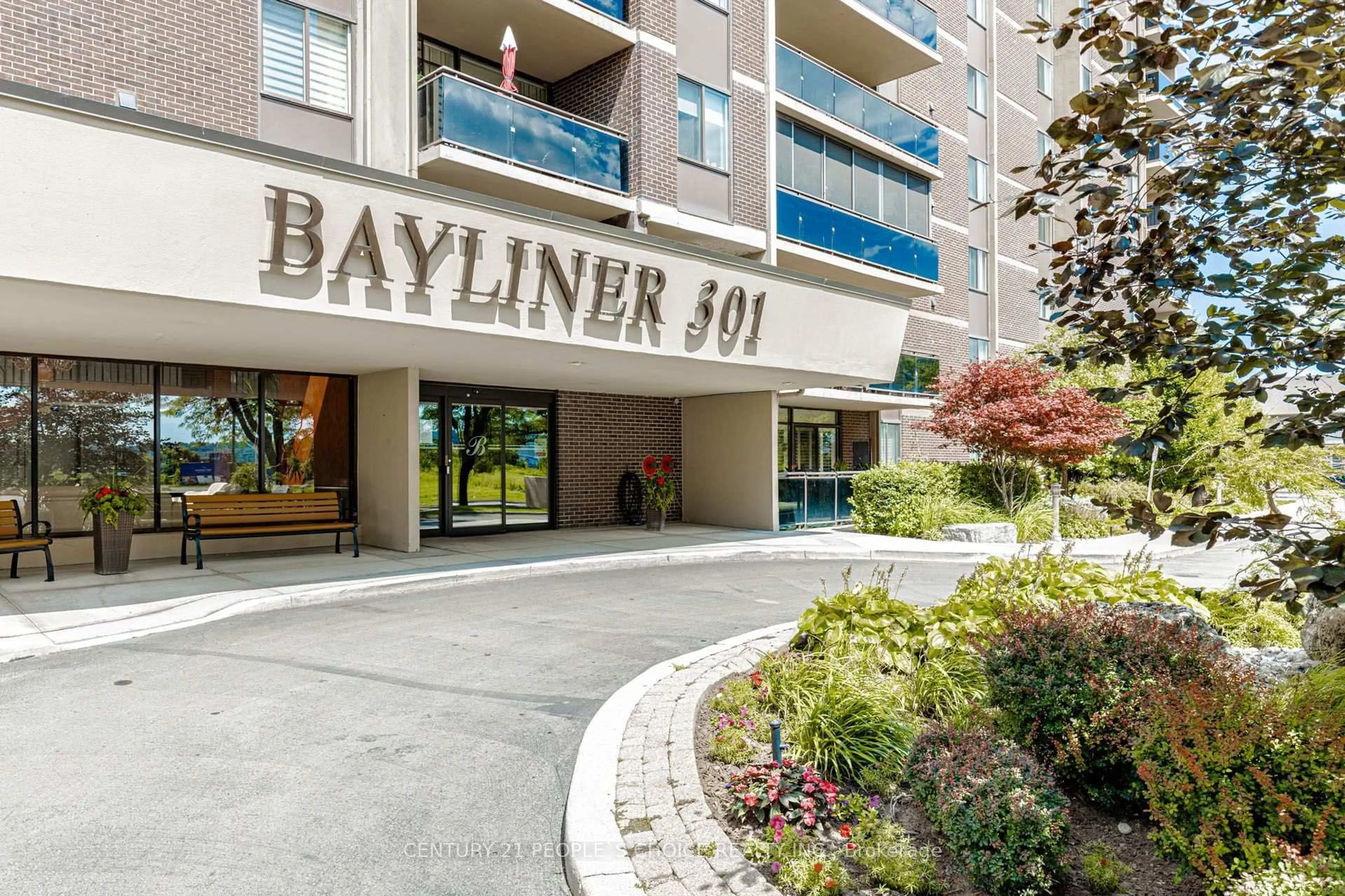 Indoor foyer for 301 FRANCES Ave #1203, Hamilton Ontario L8E 3W6