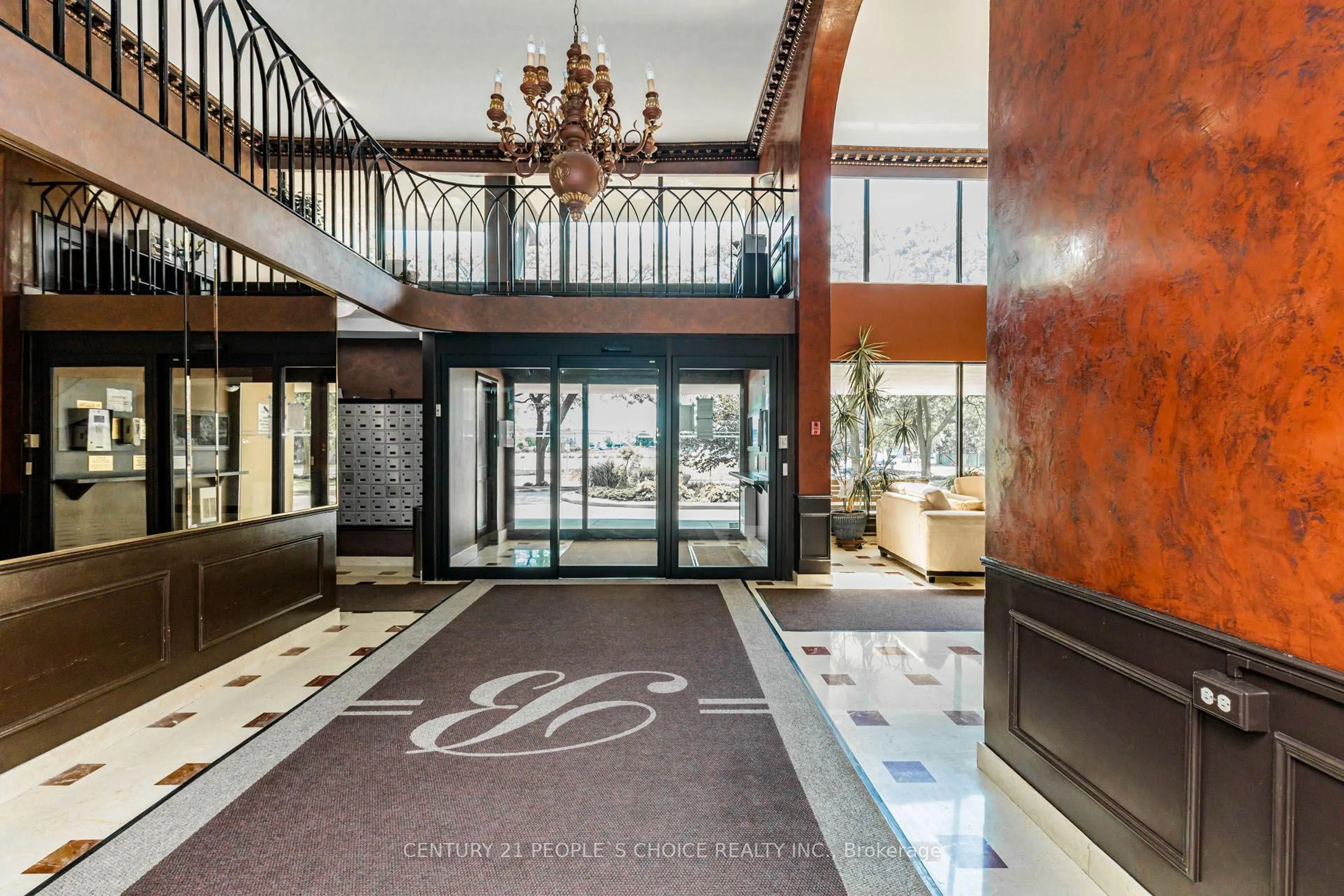 Indoor foyer for 301 FRANCES Ave #1203, Hamilton Ontario L8E 3W6
