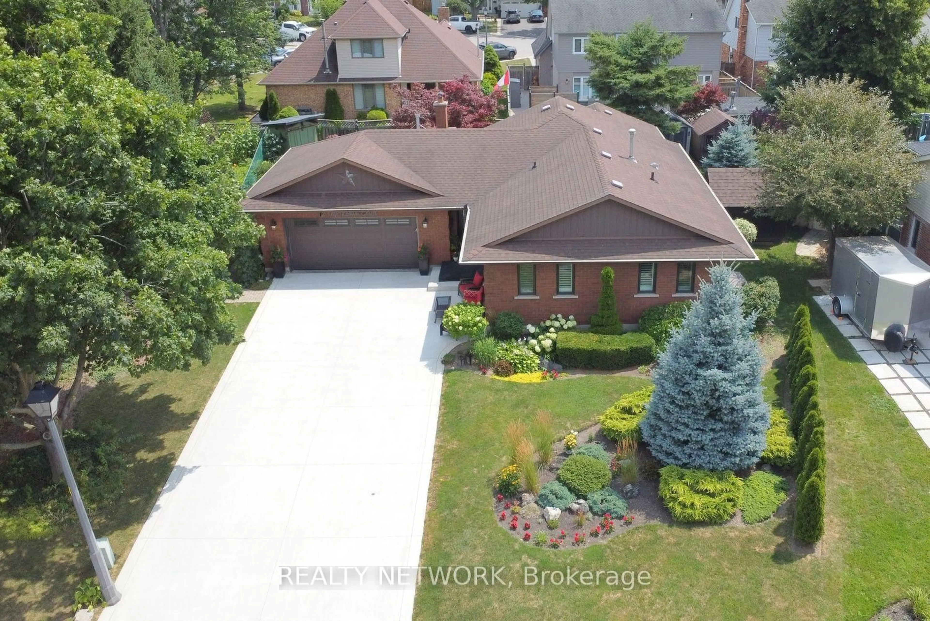 A pic from outside/outdoor area/front of a property/back of a property/a pic from drone, street for 12 MCKEOWN Crt, Haldimand Ontario N3W 1G8