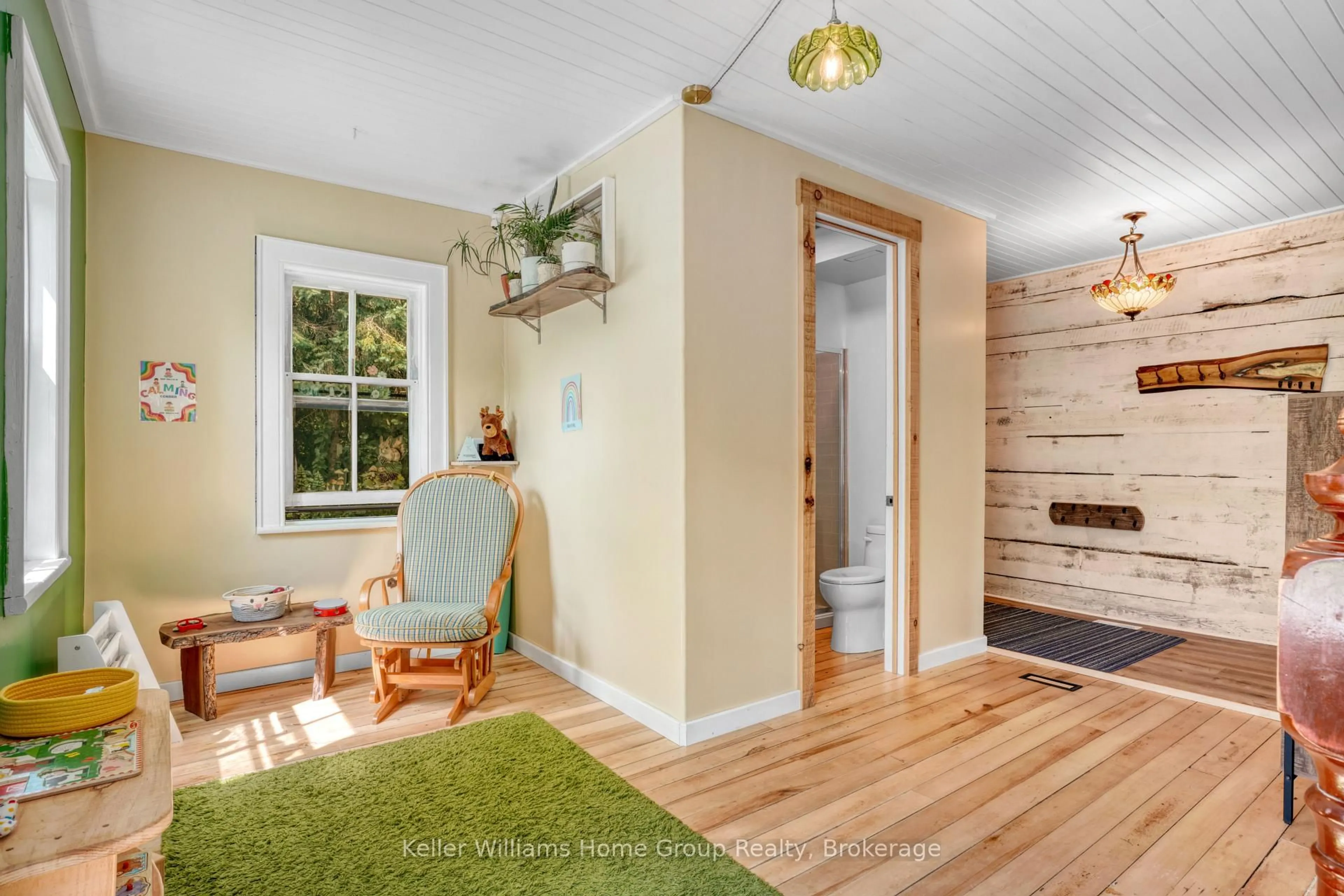 Indoor entryway for 1794 East Road Loop, Maynooth Ontario K0L 2S0