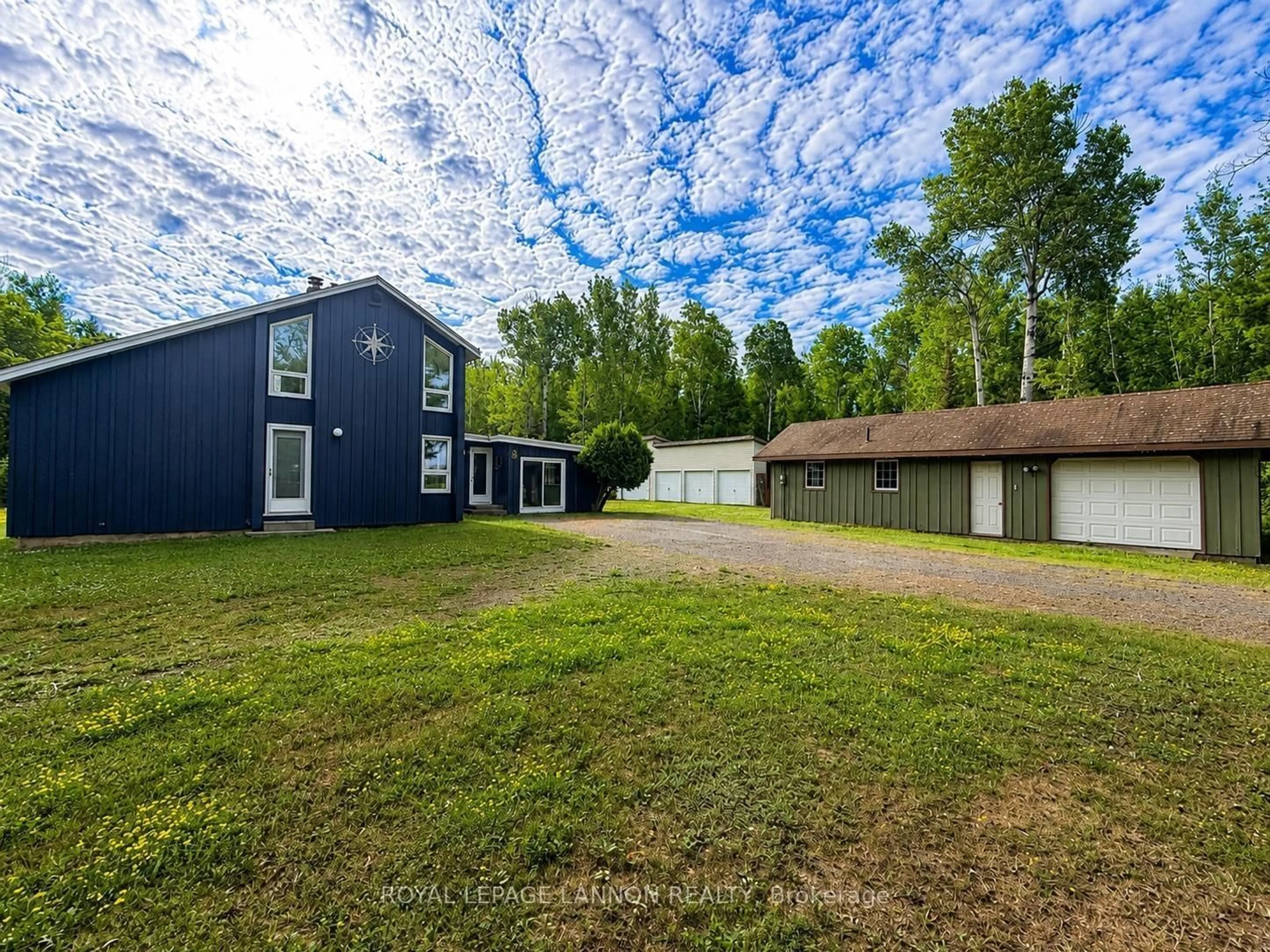 A pic from outside/outdoor area/front of a property/back of a property/a pic from drone, unknown for 28 Hanna Rd, Oliver Paipoonge Ontario P7J 0E9