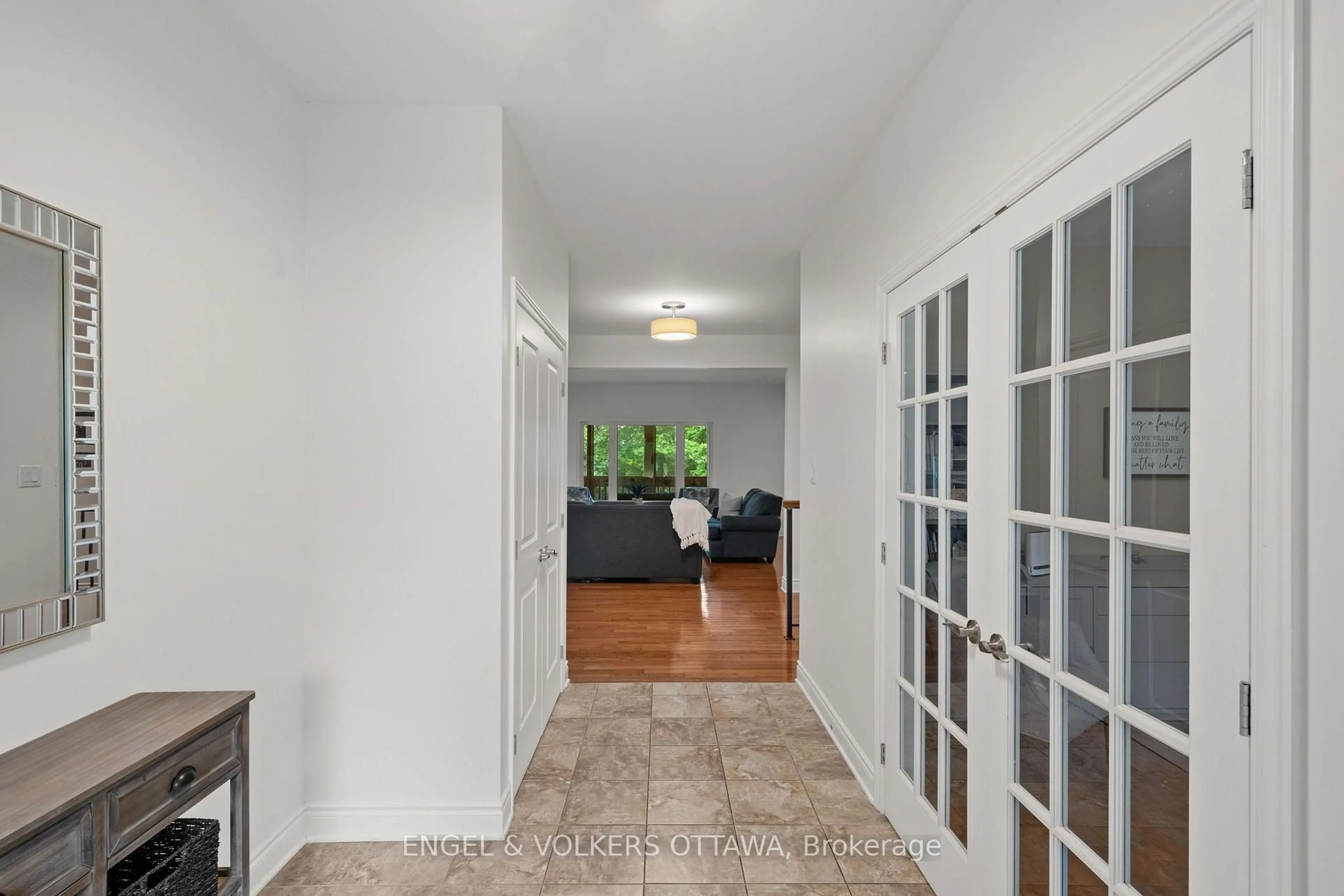 Indoor entryway for 876 Center St, Braeside Ontario K0A 1G0