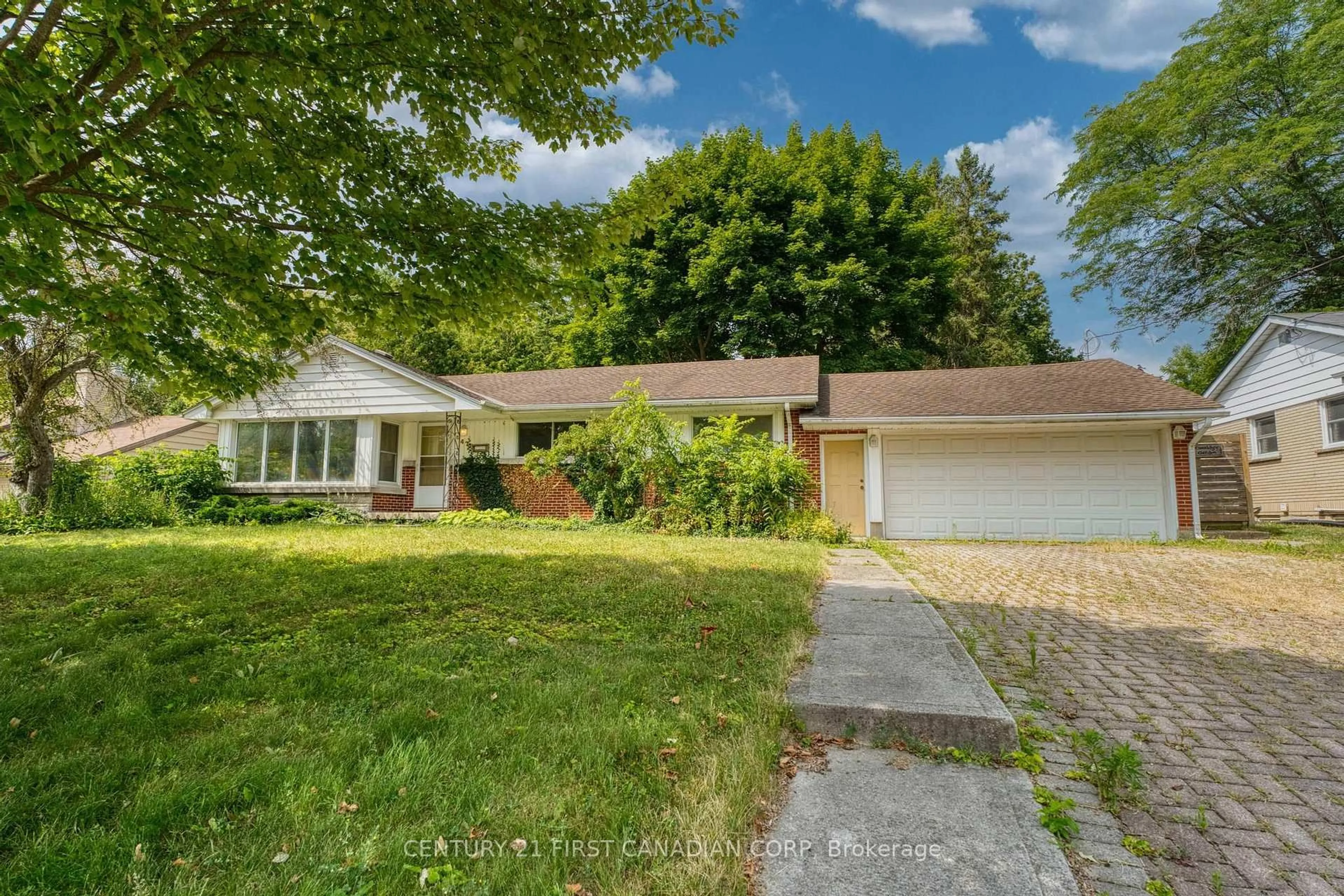 A pic from outside/outdoor area/front of a property/back of a property/a pic from drone, street for 478 COOMBS Ave, London North Ontario N6G 1S7