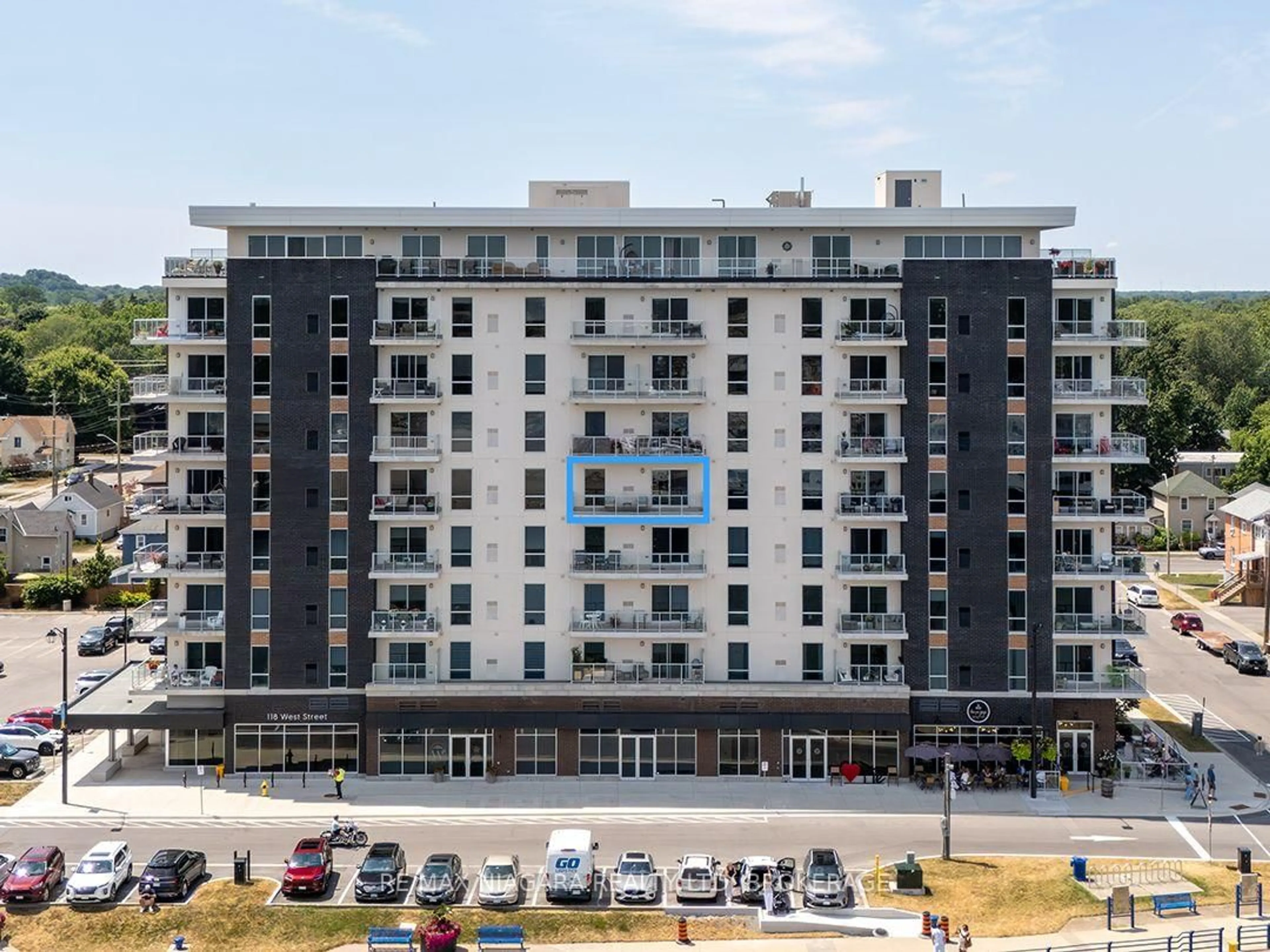 A pic from outside/outdoor area/front of a property/back of a property/a pic from drone, building for 118 West St #508, Port Colborne Ontario L3K 0B9