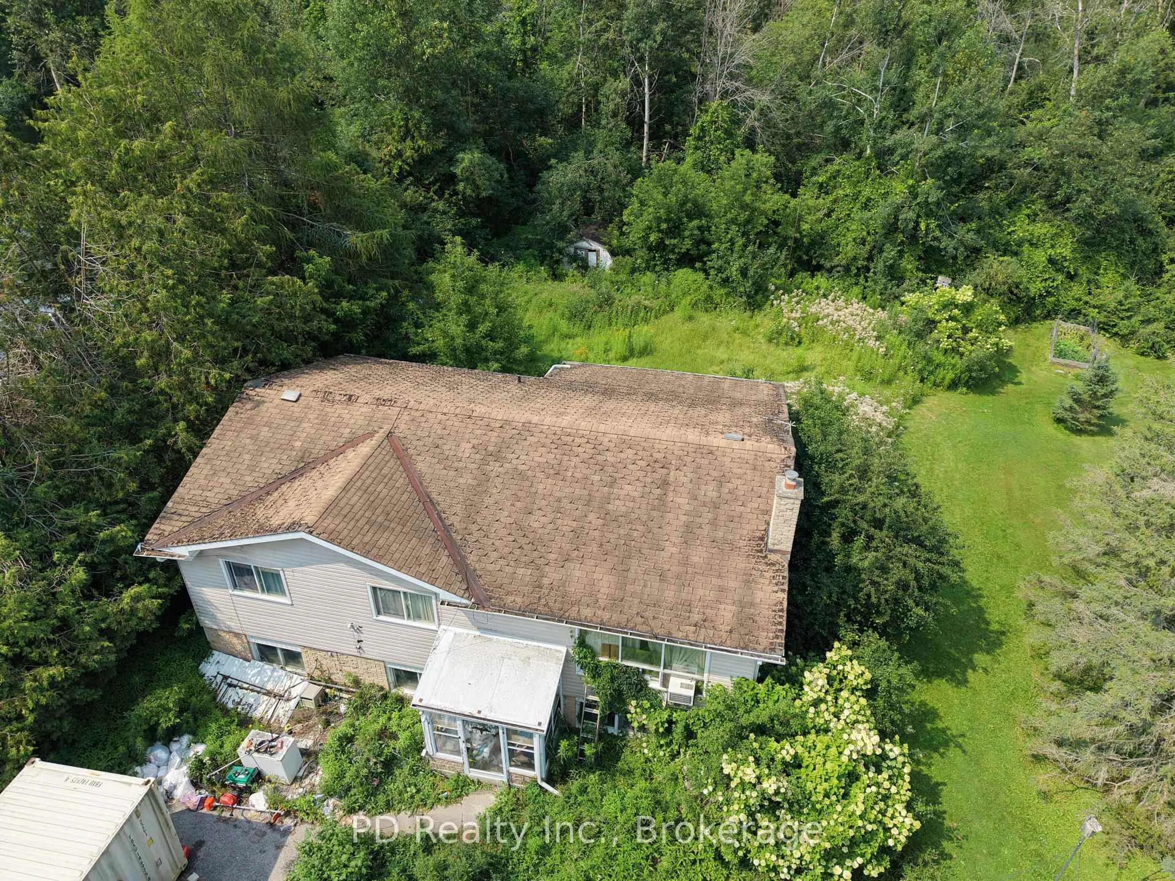 A pic from outside/outdoor area/front of a property/back of a property/a pic from drone, unknown for 373 Mount Nebo Rd, Kawartha Lakes Ontario K0L 2W0