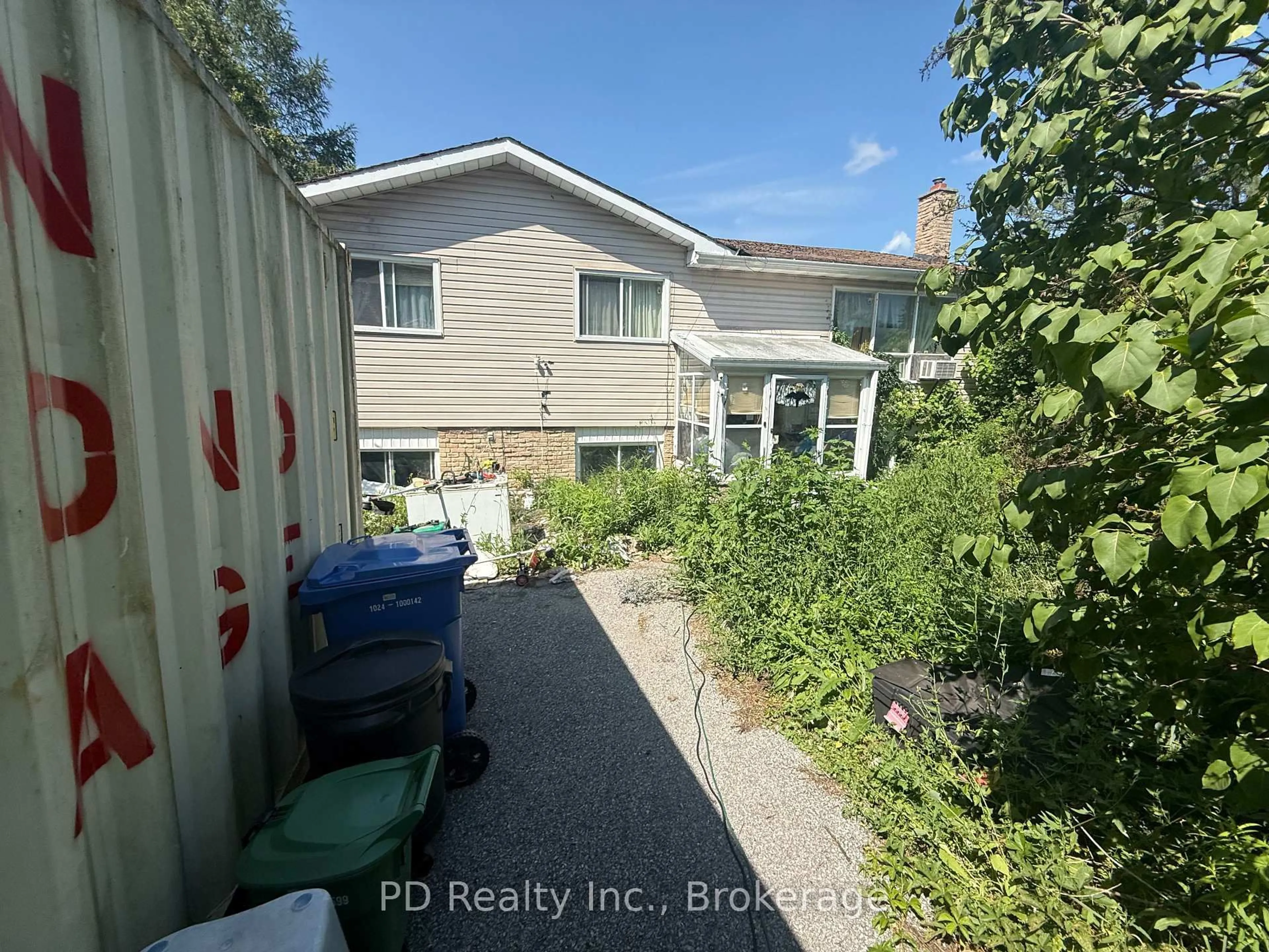 A pic from outside/outdoor area/front of a property/back of a property/a pic from drone, street for 373 Mount Nebo Rd, Kawartha Lakes Ontario K0L 2W0