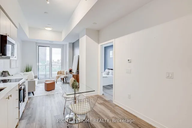 15 Wellington St #301, Kitchener 3