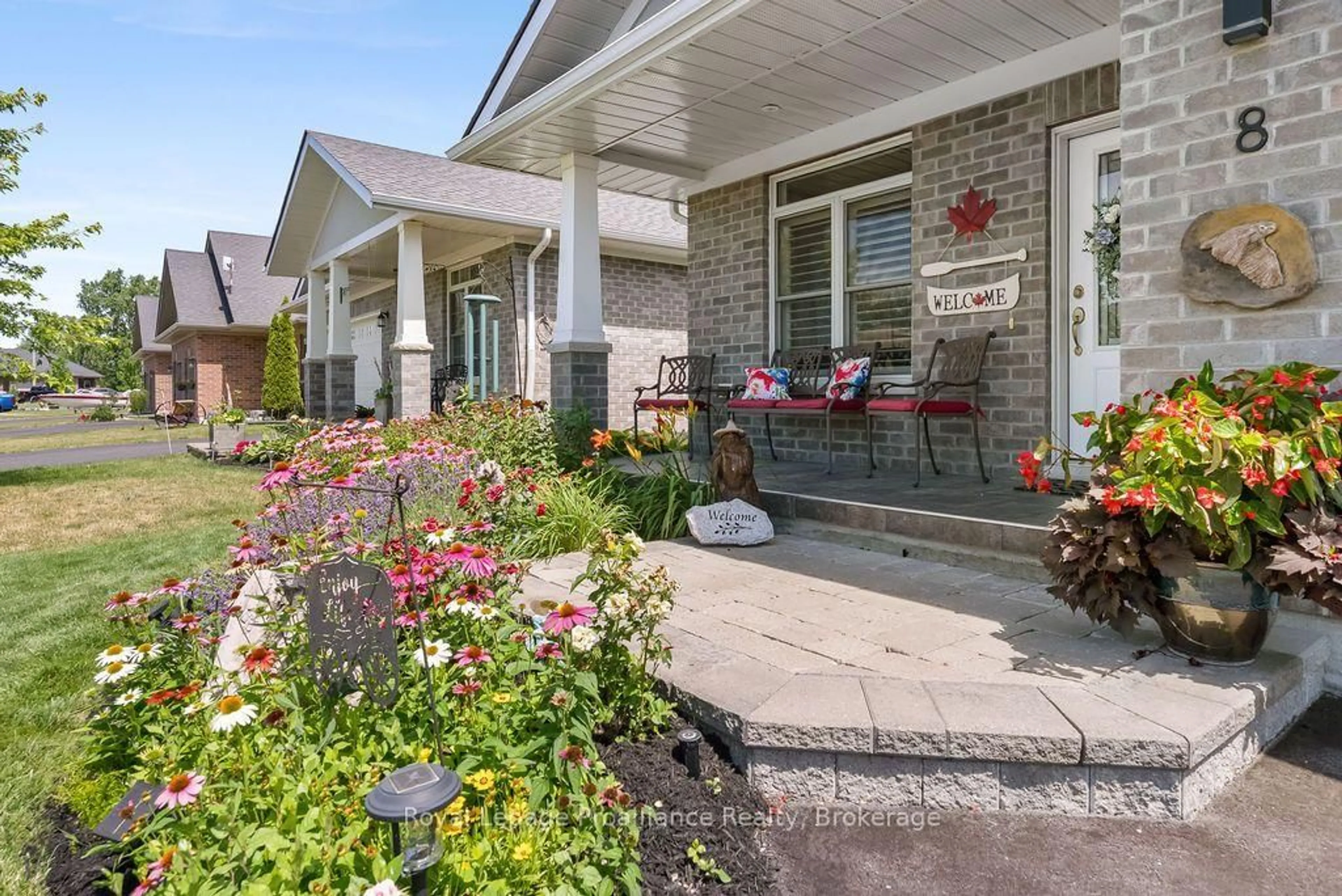 Unknown for 8 Berwick St, Stirling Ontario K0K 3E0